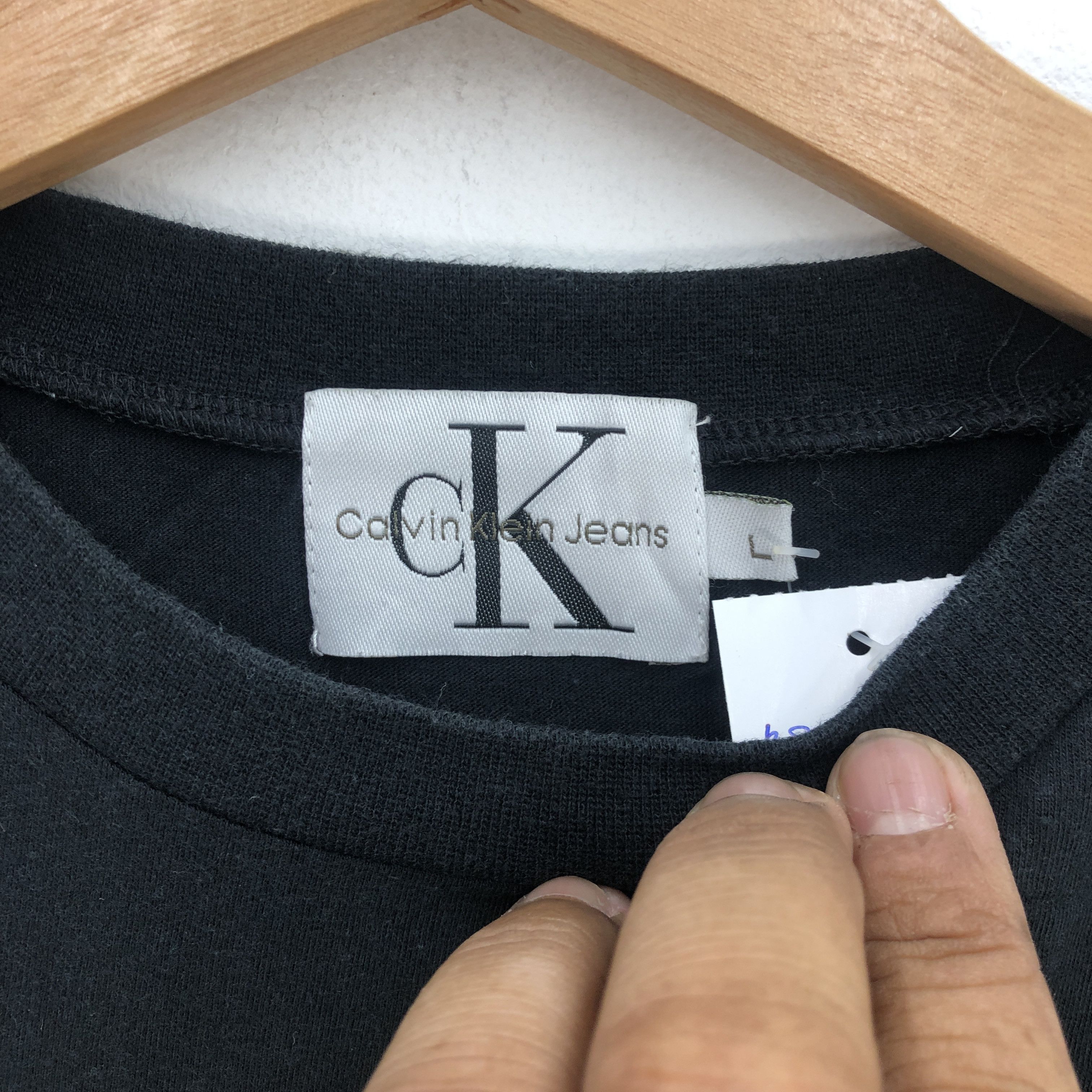 Calvin Klein Vintage Y2K Calvin Klein T Shirt Calvin Klein Crewneck Tees Size US L / EU 52-54 / 3 - 4 Thumbnail