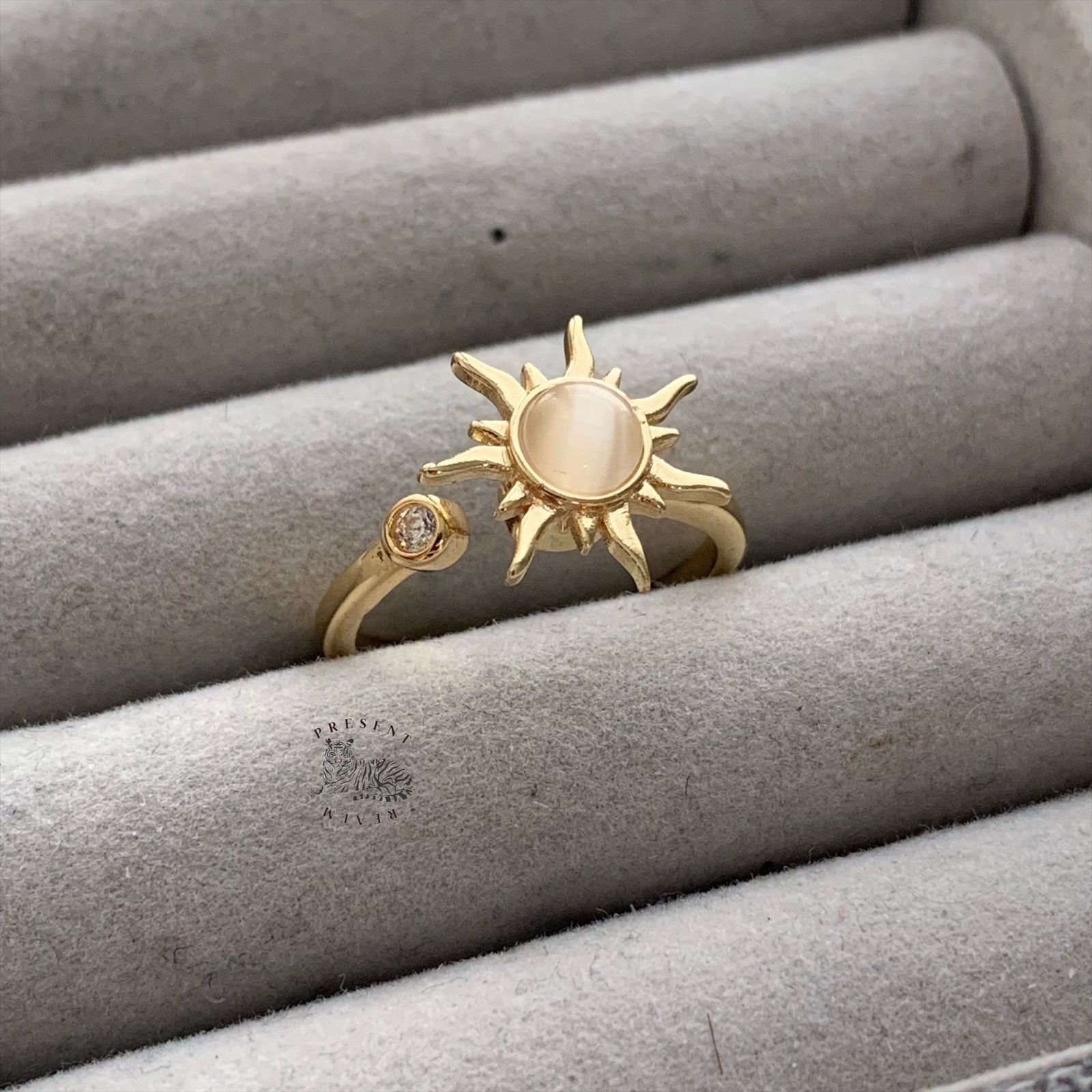 Jewelry × Vintage Golden Sun Spinner Adjustable Ring Size ONE SIZE - 3 Thumbnail