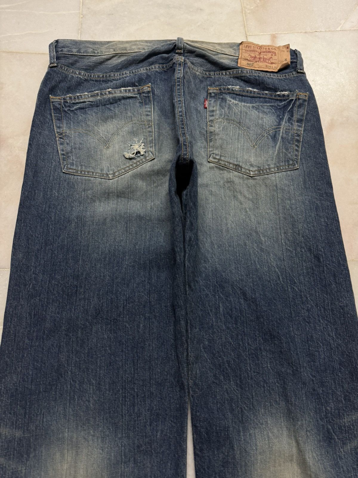 Levi's 💥BUTTON-FLY💥90's LEVI'S 501 GRUNGE HONEYCOMB DISTRESS BAGGY Size US 35 - 16 Thumbnail