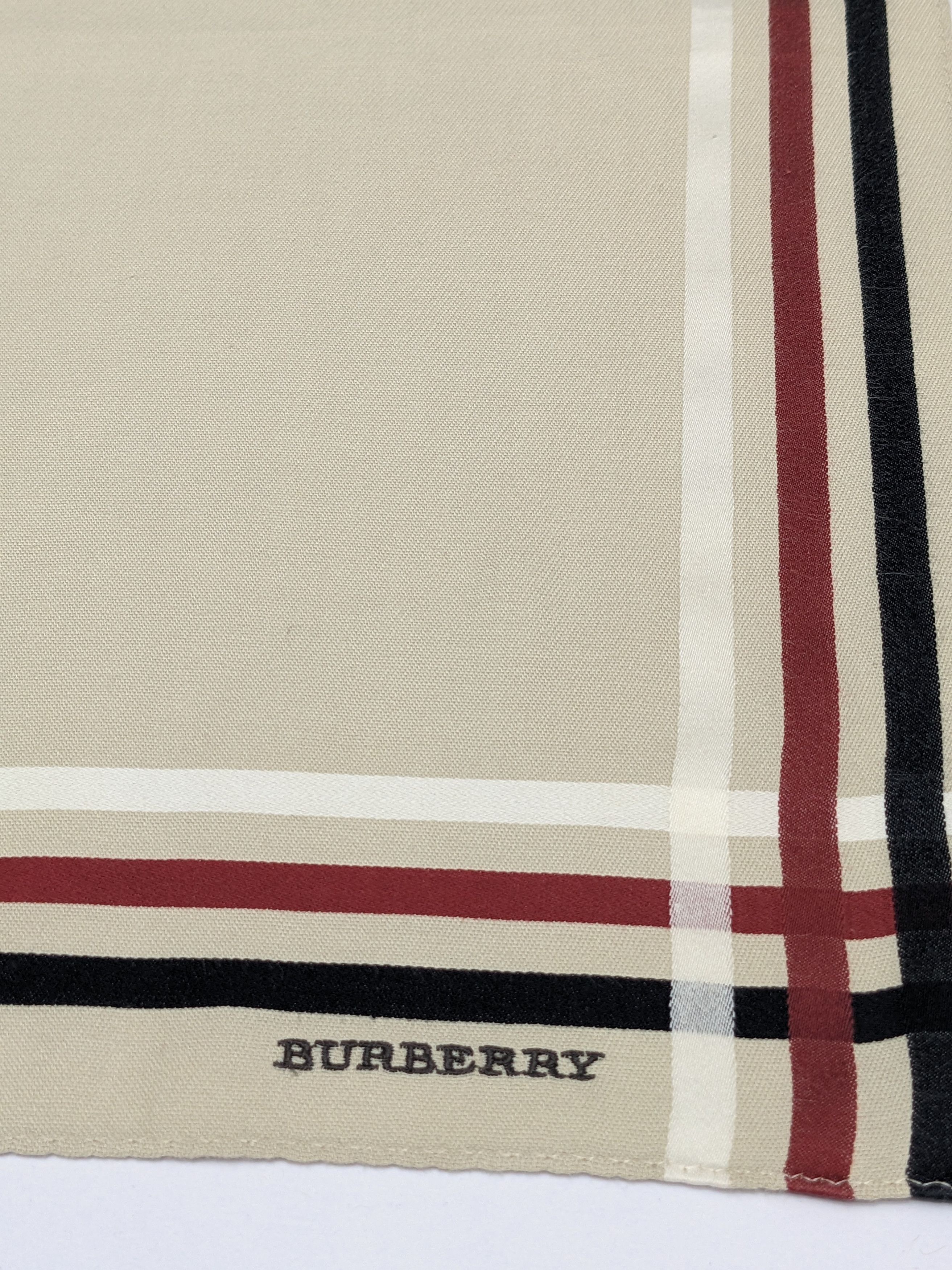Burberry Vintage Burberry Handkerchief Classic Beige with Nova Check Size ONE SIZE - 2 Thumbnail