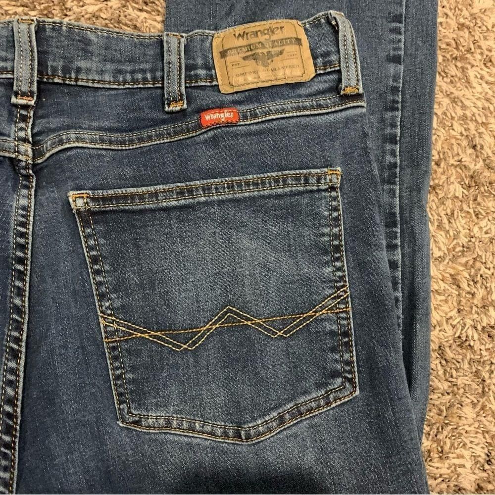 Wrangler Men’s Wrangler Slim Straight Jeans Size US 36 / EU 52 - 1 Thumbnail