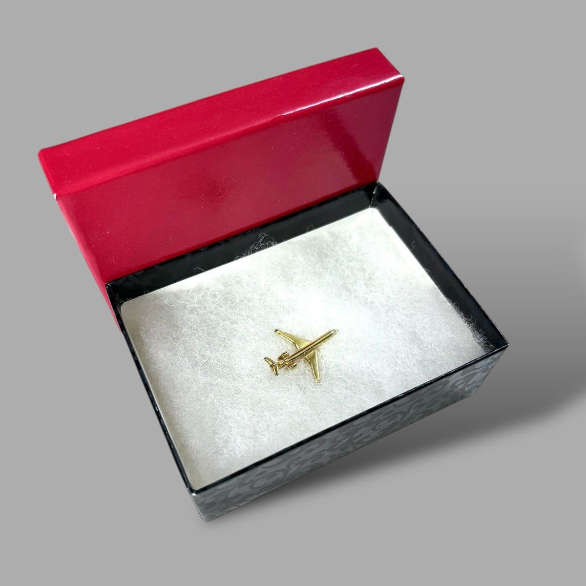 O. Ballou Ballou Gold Tone Collectible Jet Airplane Lapel Pin 1” Size ONE SIZE - 2 Thumbnail