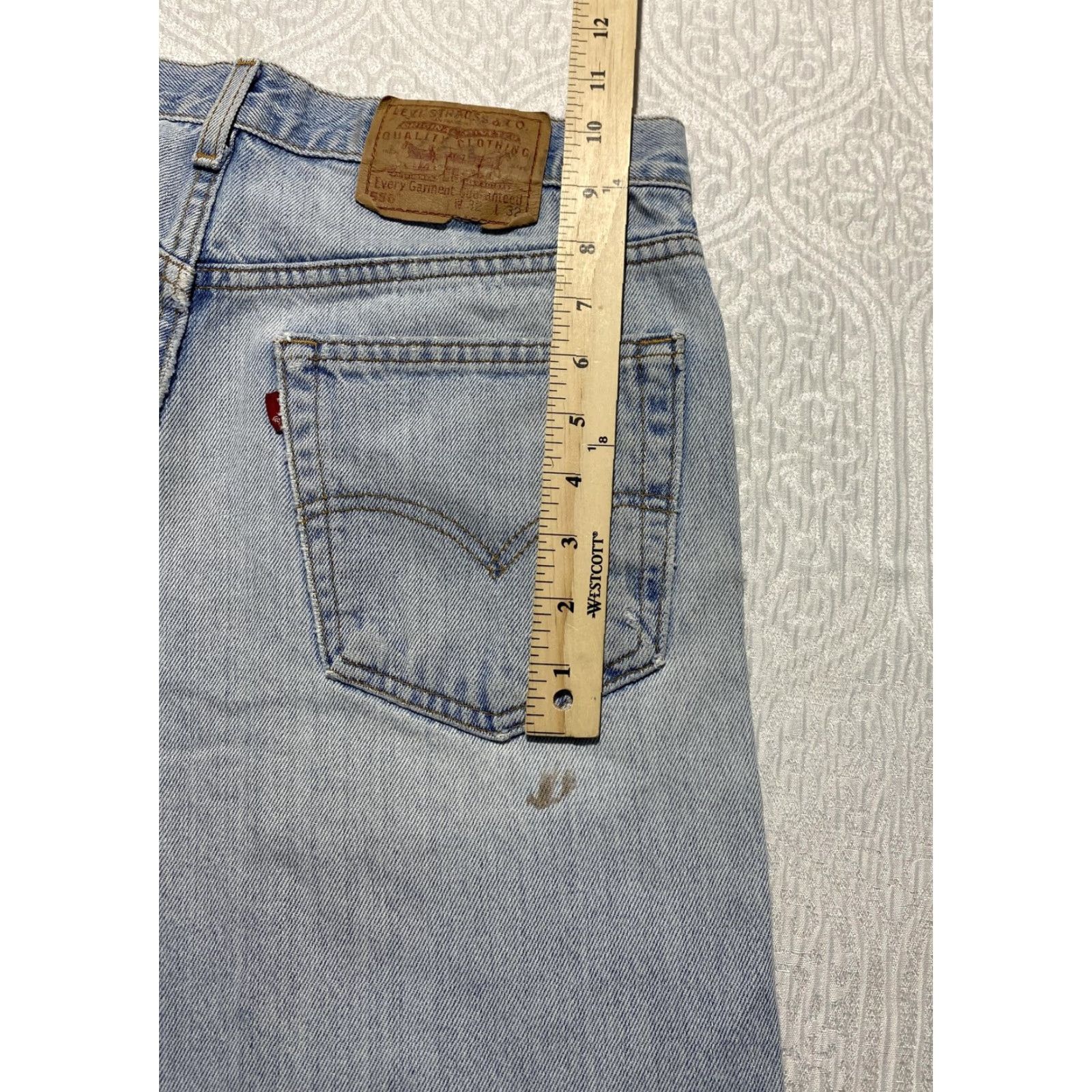 Levi's VINTAGE Levi's Jeans 550 Relaxed Fit Light Wash Blue Mens 32x32 90s Tapered Leg 5-Pocket Denim USA Size US 32 / EU 48 - 6 Thumbnail