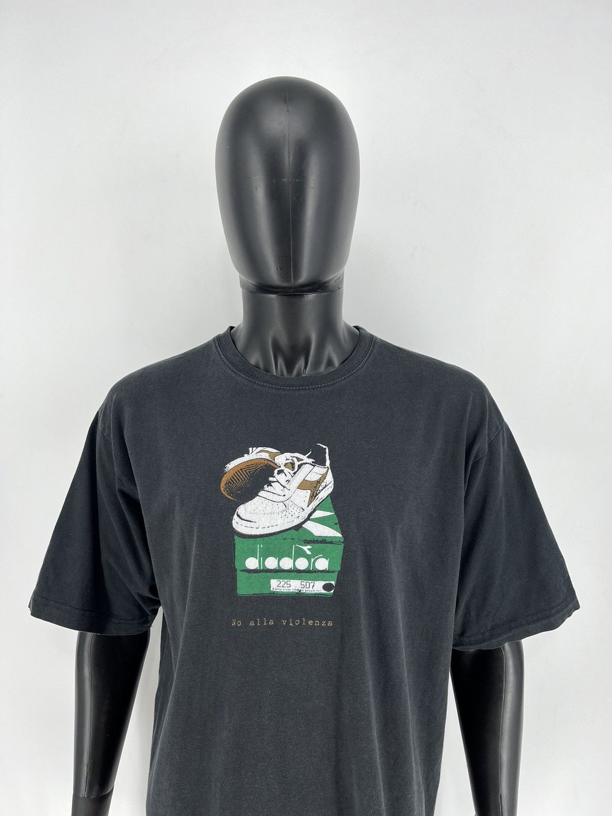 Vintage Vintage 80s Casuals Diadora"No alla violenza" No to violence Size US XL / EU 56 / 4 - 1 Thumbnail