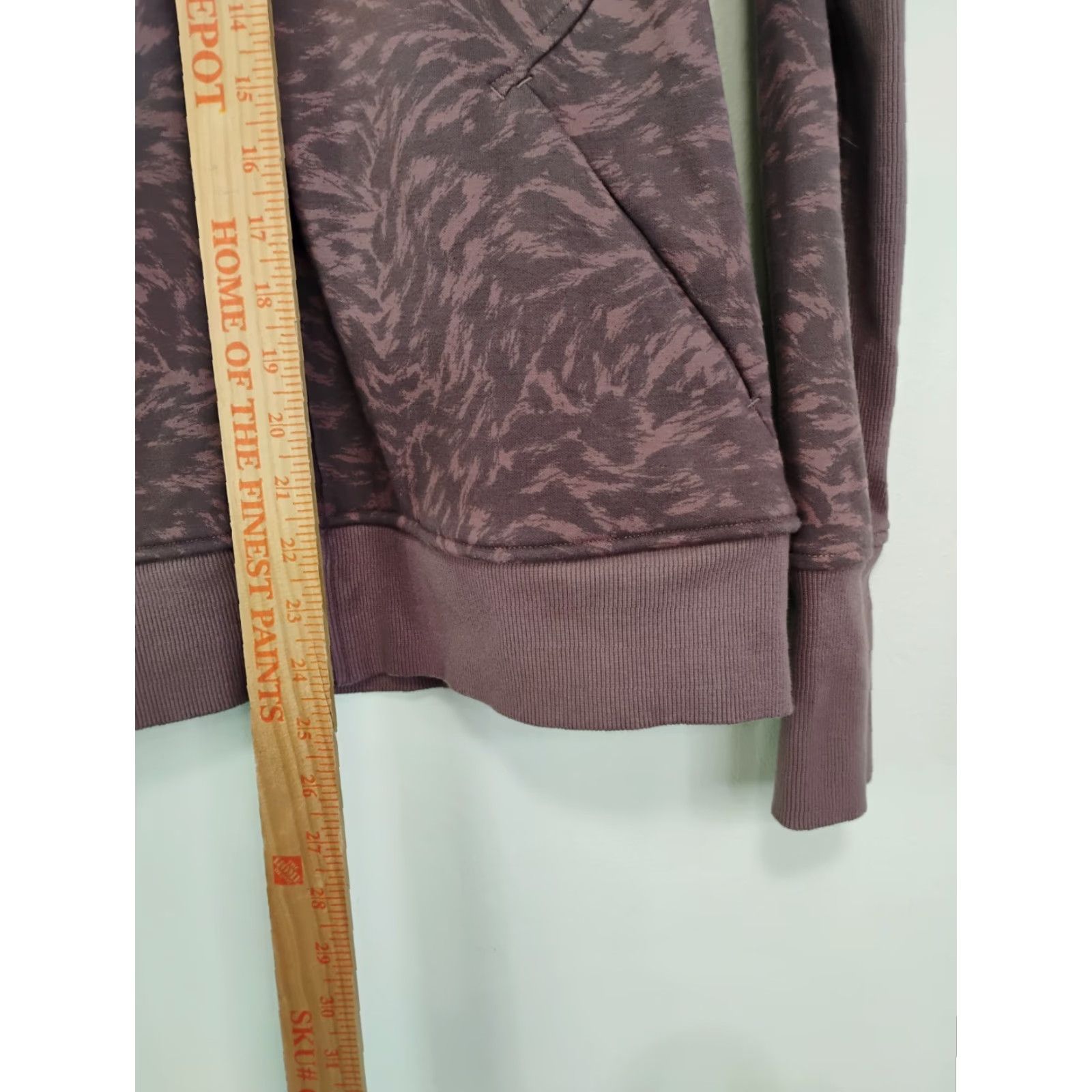 Athleta Athleta Hoodie Full Zip M Women Purple Printed Animal Pattern Size M / US 6-8 / IT 42-44 - 4 Thumbnail