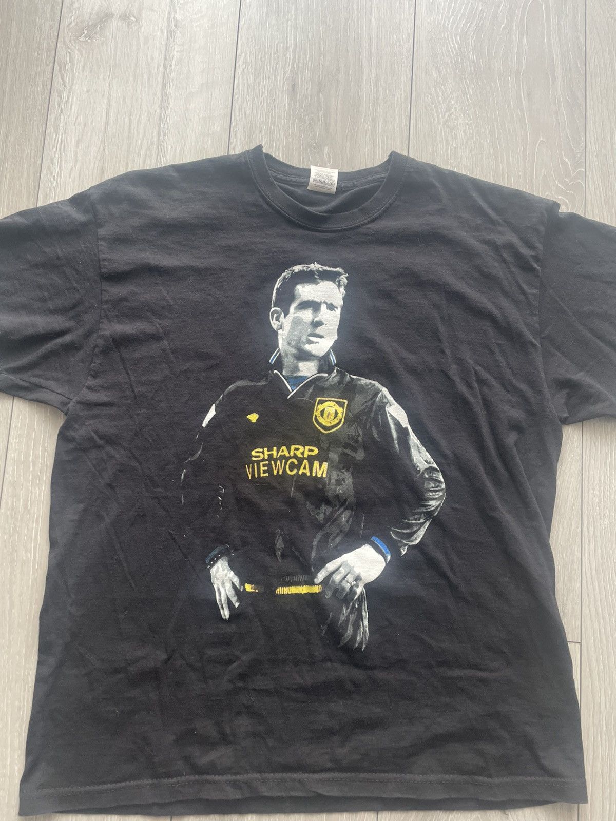 Other “Manchester United Retro Cantona T-Shirt – Classic Fan Tee” Size US L / EU 52-54 / 3 - 4 Thumbnail