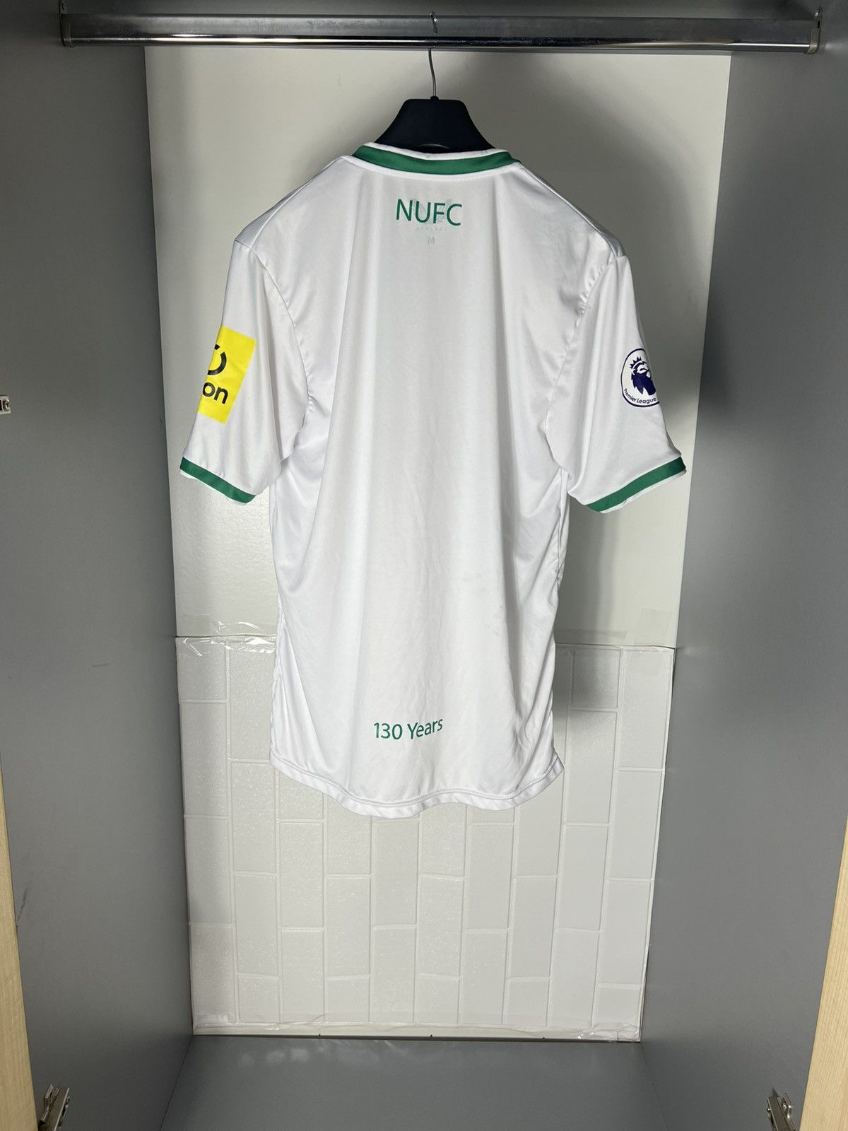 Vintage VERY RARE CASTORE FC NEW CASTLE ENGLAND SOCCER JERSEY Y2K Size US M / EU 48-50 / 2 - 7 Thumbnail