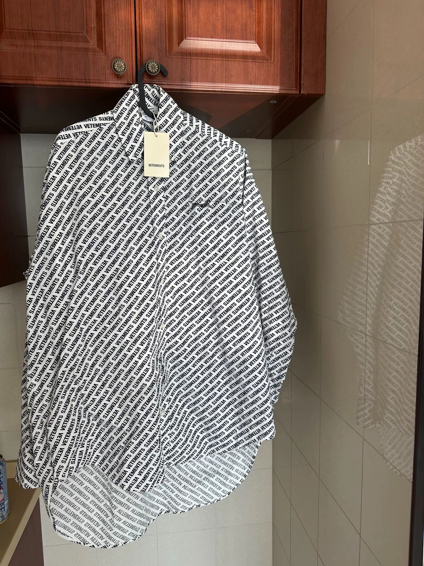Vetements Vetements Logo Button-Up Shirt Size US S / EU 44-46 / 1 - 1 Thumbnail