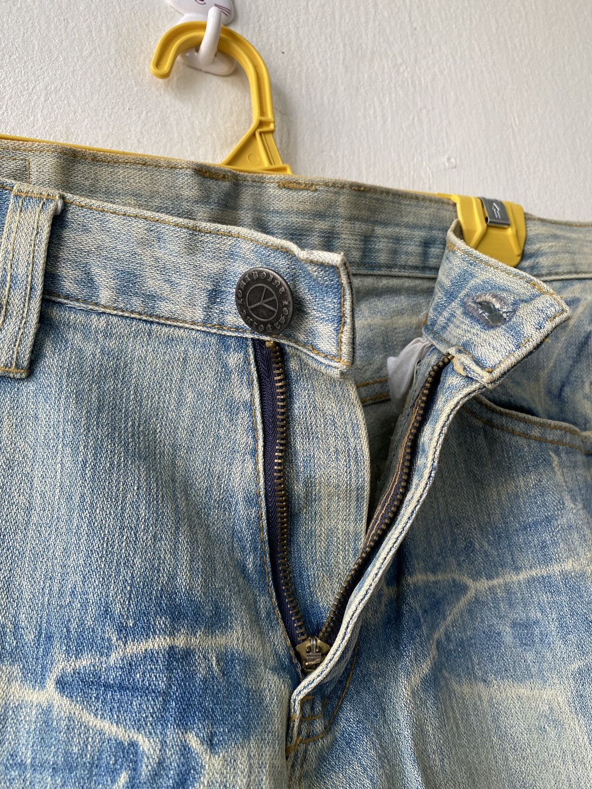 If Six Was Nine × Japanese Brand Japanese Brand Peace Design Rusty Distressed Denim Size US 33 - 15 Thumbnail