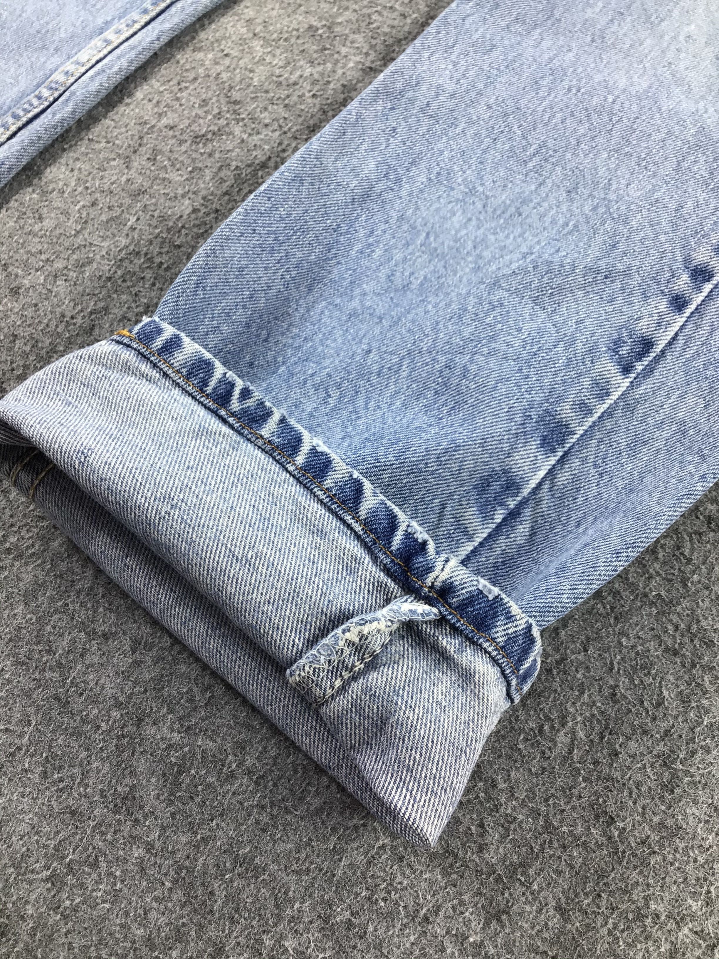 Levi's Vintage Levis 505 Jeans Medium Wash Denim KJ225 Size US 31 - 7 Thumbnail