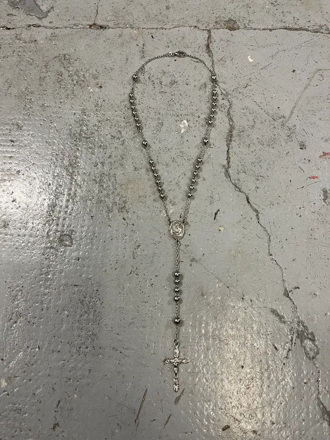 2000s Dolce & Gabbana Grey Silver Pearl Rosary Cross Necklace