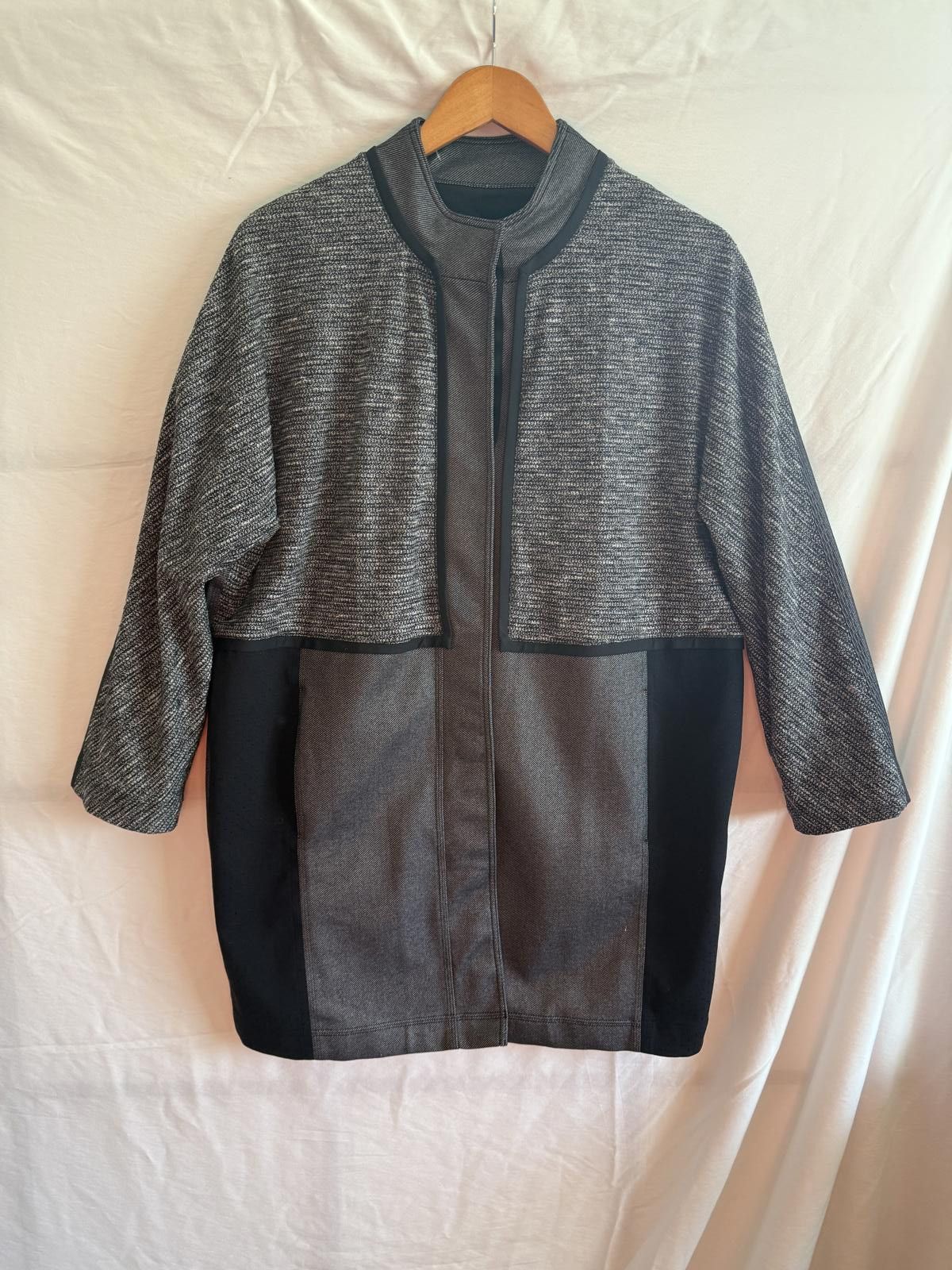Lululemon Lululemon Cocoon Car Coat sz. M Size M / US 6-8 / IT 42-44 - 2 Thumbnail