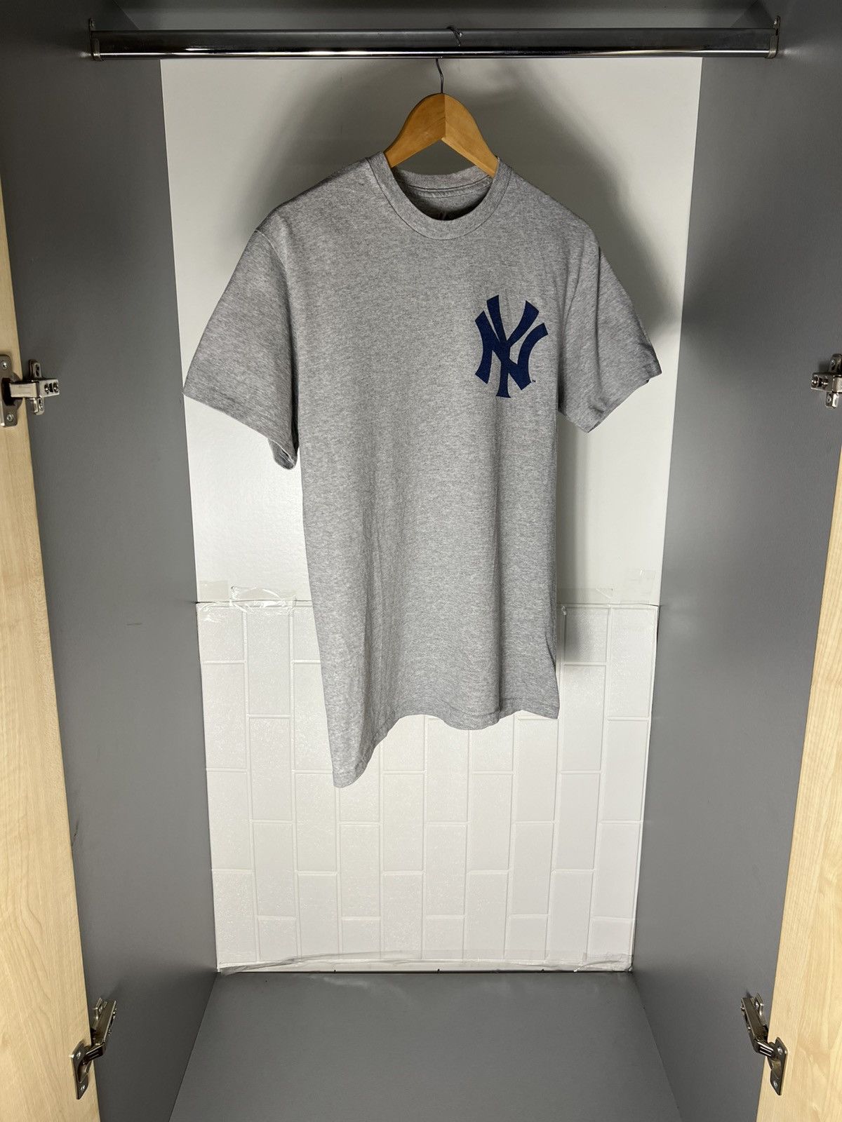 Majestic VINTAGE MAJESTIC NEW YORK YANKEES MLB RETRO T-SHIRT Y2K 90s Size US M / EU 48-50 / 2 - 4 Thumbnail