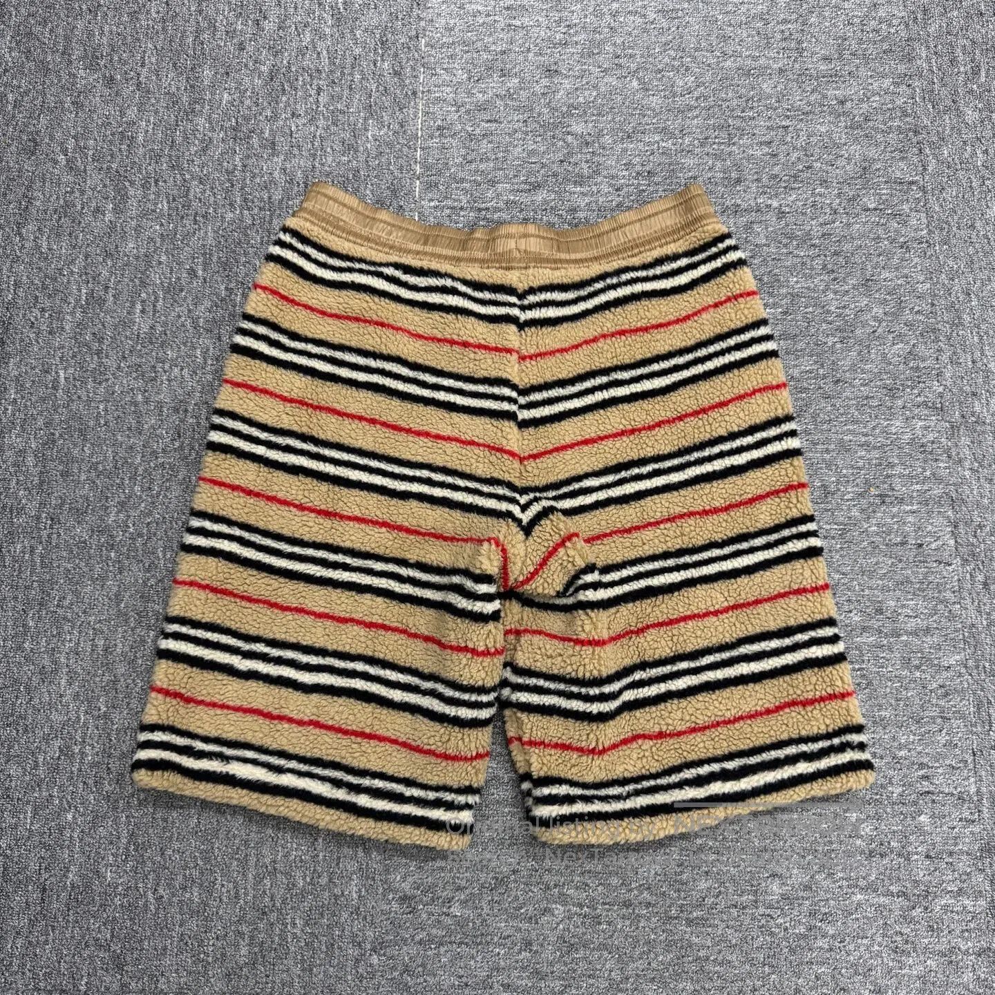 Burberry BURBERRY Teddy shorts| Size US 28 / EU 44 - 2 Thumbnail