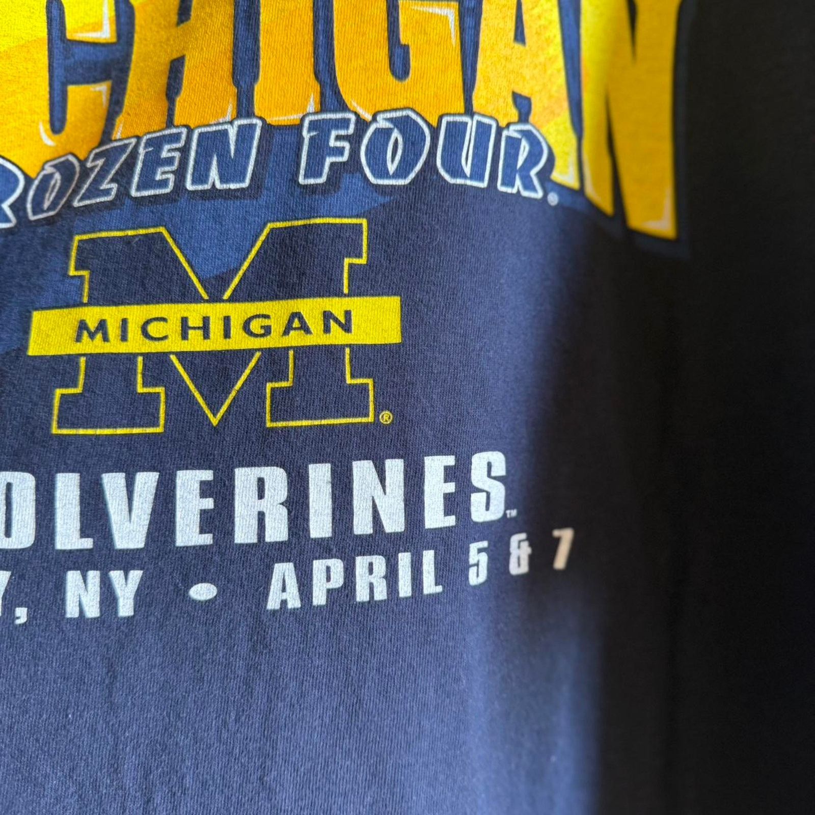Vintage Vintage Y2K Michigan Wolverines Final Four T-Shirt Size US XL / EU 56 / 4 - 4 Thumbnail