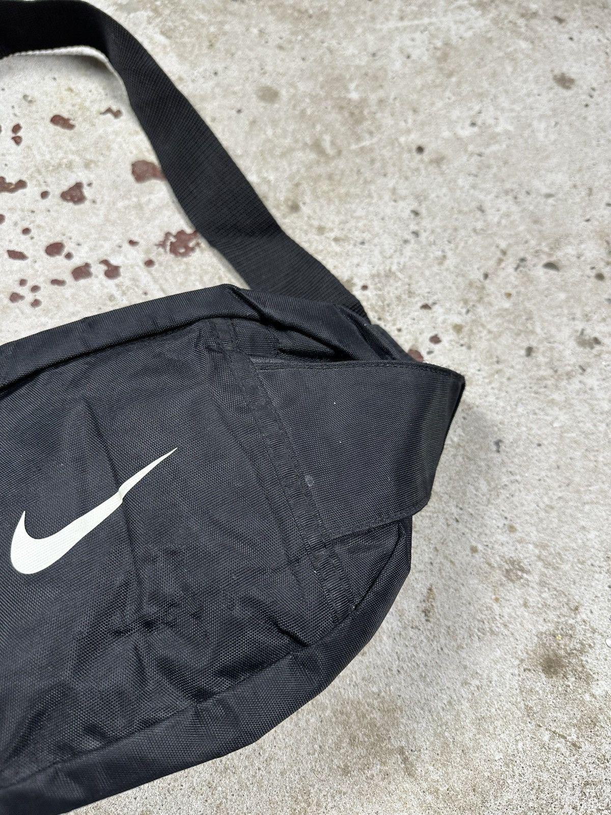 Nike Vintage Y2K Nike Black Waist Bag Pack Swoosh Rare Size ONE SIZE - 3 Thumbnail