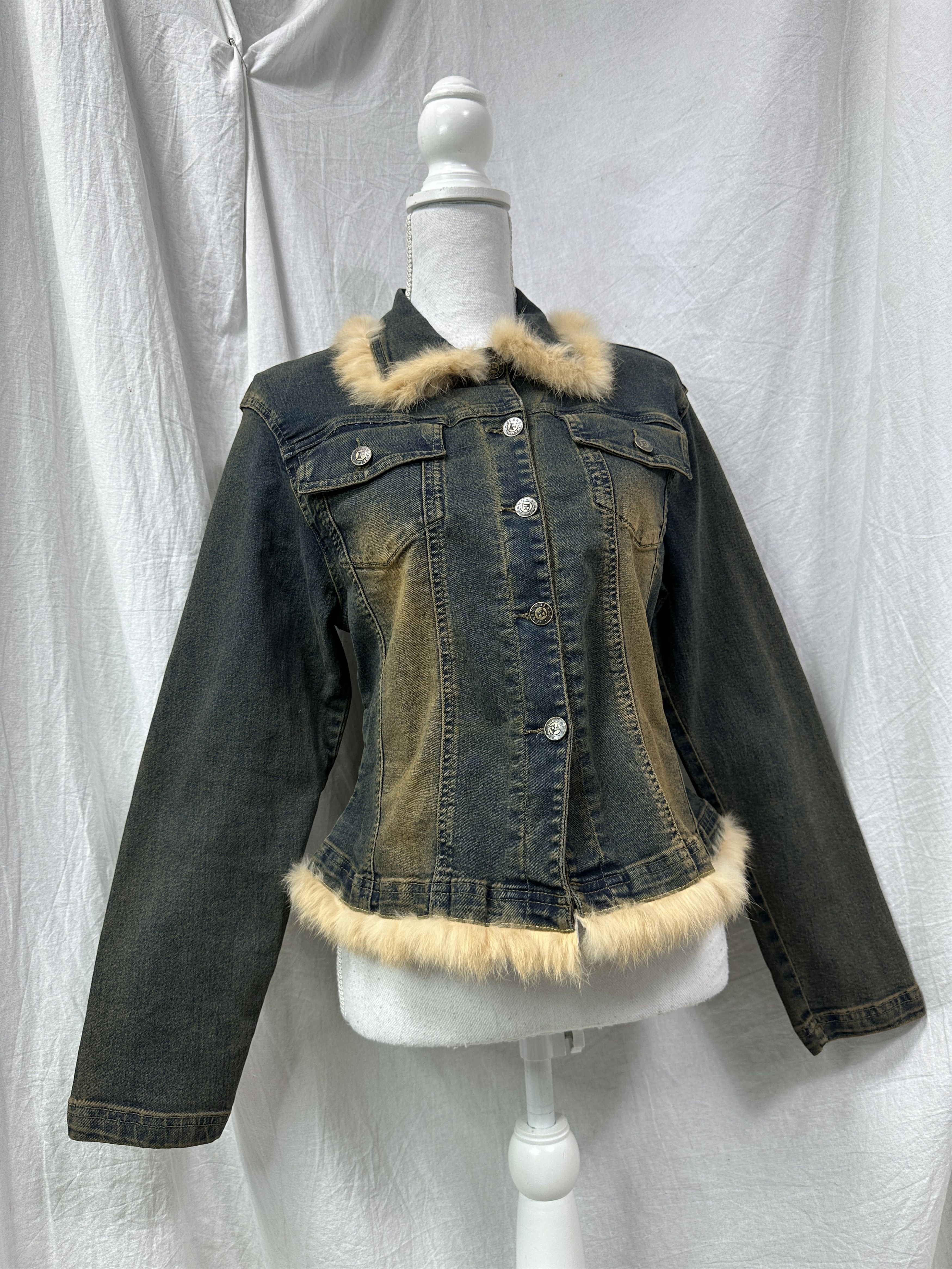 Vintage Vintage Denim Preppy Washed Real Fur Trim Jeans Jacket 00s Size L / US 10 / IT 46 - 1 Thumbnail