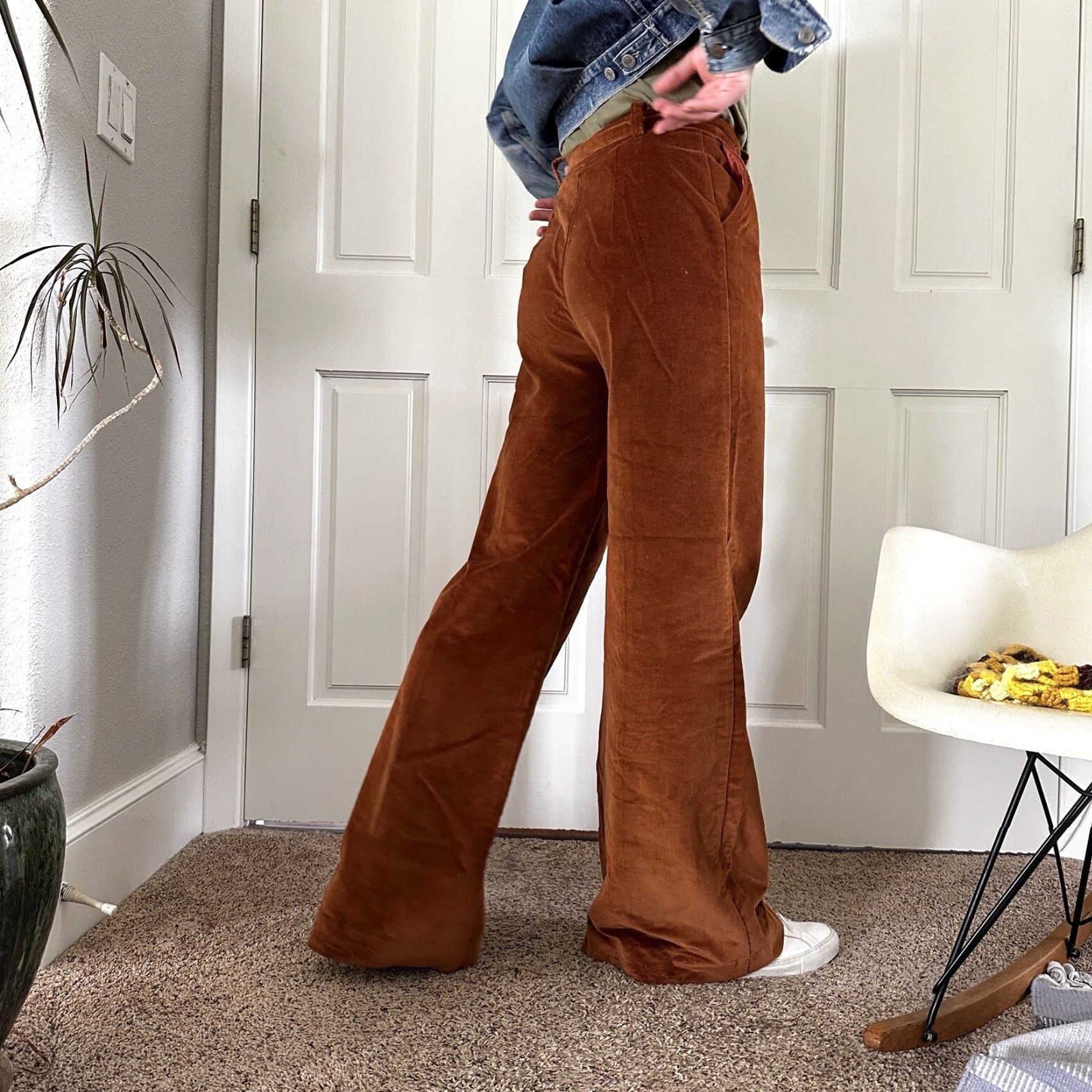 Velour VINTAGE Alpaq California Pants High Waist Velour Flared 1970s Brown 26x31 Women’s 80s Rockabilly Mens? (Gender at end) Size 30" / US 8 / IT 44 - 2 Thumbnail