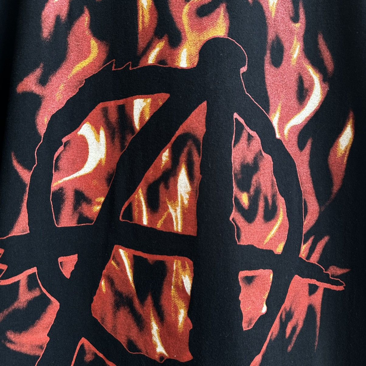 Band Tees VINTAGE Y2K ANARCHY SYMBOL FLAME TEE Size US L / EU 52-54 / 3 - 4 Thumbnail