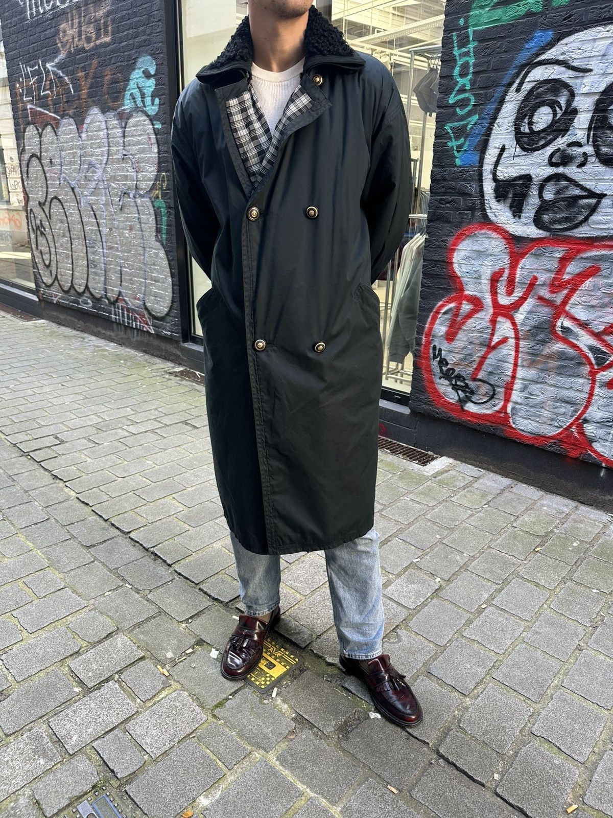 Versace Gianni Versace 1992 Double Breasted Overcoat, Medusa buttoms Size US M / EU 48-50 / 2 - 4 Thumbnail