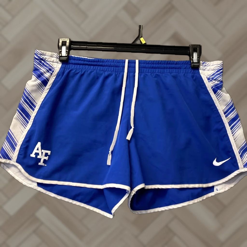 Nike Nike Shorts Women L Adult Group Gym Athletic Train Run Logo Dri Fit /114-48 Size 36" / US 14 / IT 50 - 1 Thumbnail