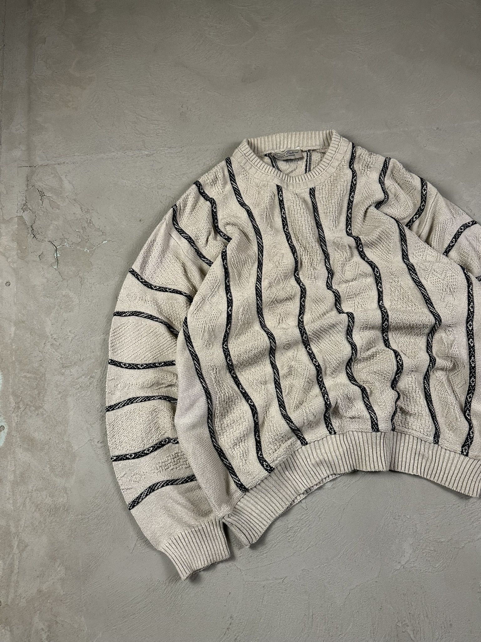 Vintage Vintage Cable Coogi Style Cotton Knit Boxy Sweater Size US L / EU 52-54 / 3 - 2 Thumbnail