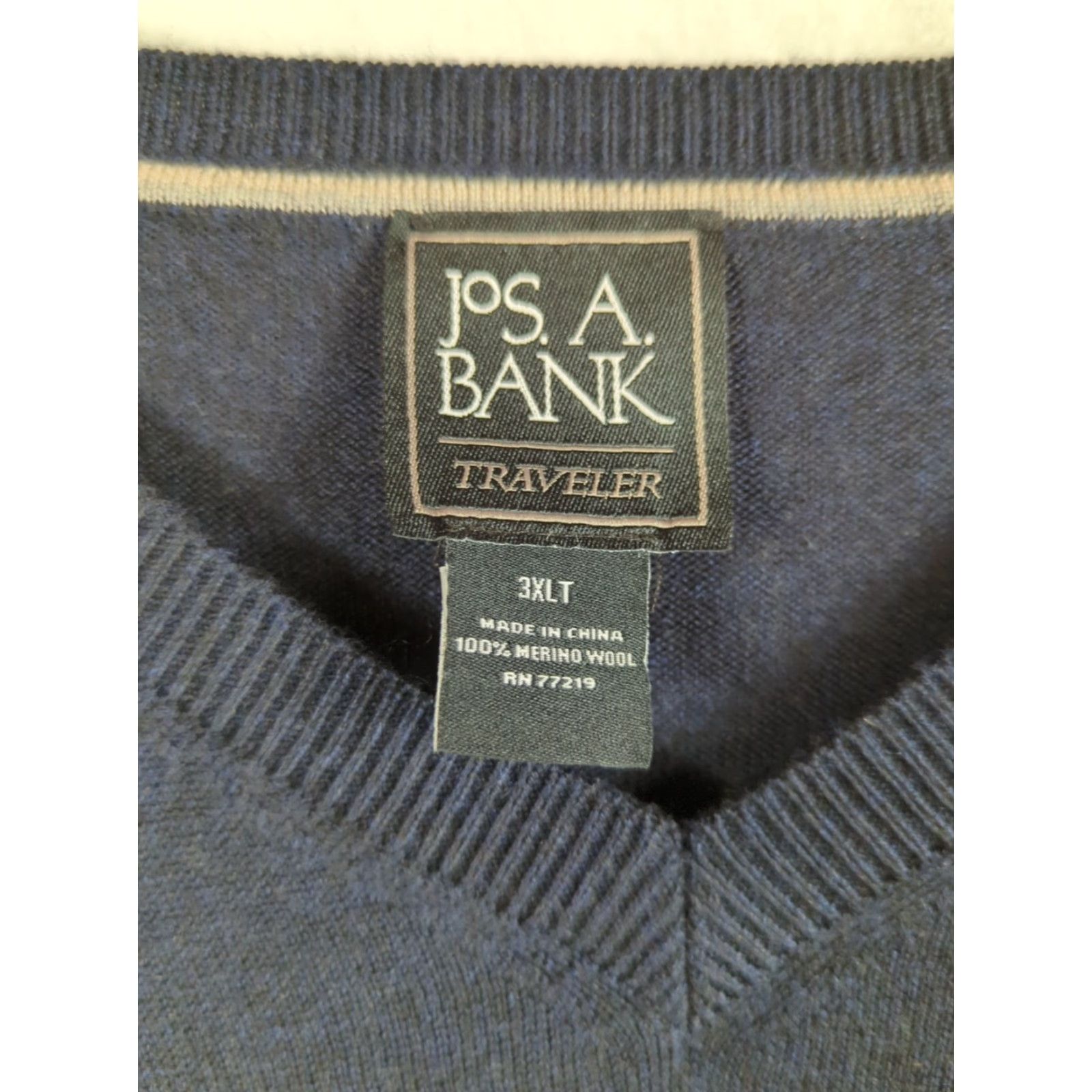 Jos. A. Bank Jos A Bank traveler merino wool pullover sweater 3XL Tall Blue V-Neck Long Sleeve Knit Solid Men Shirt Size US XXL / EU 58 / 5 - 3 Thumbnail