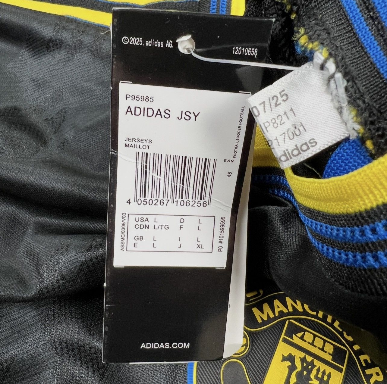 Adidas Adidas Manchester United 2025-26 Jersey #19 MBEUMO Authentic Size US L / EU 52-54 / 3 - 7 Thumbnail