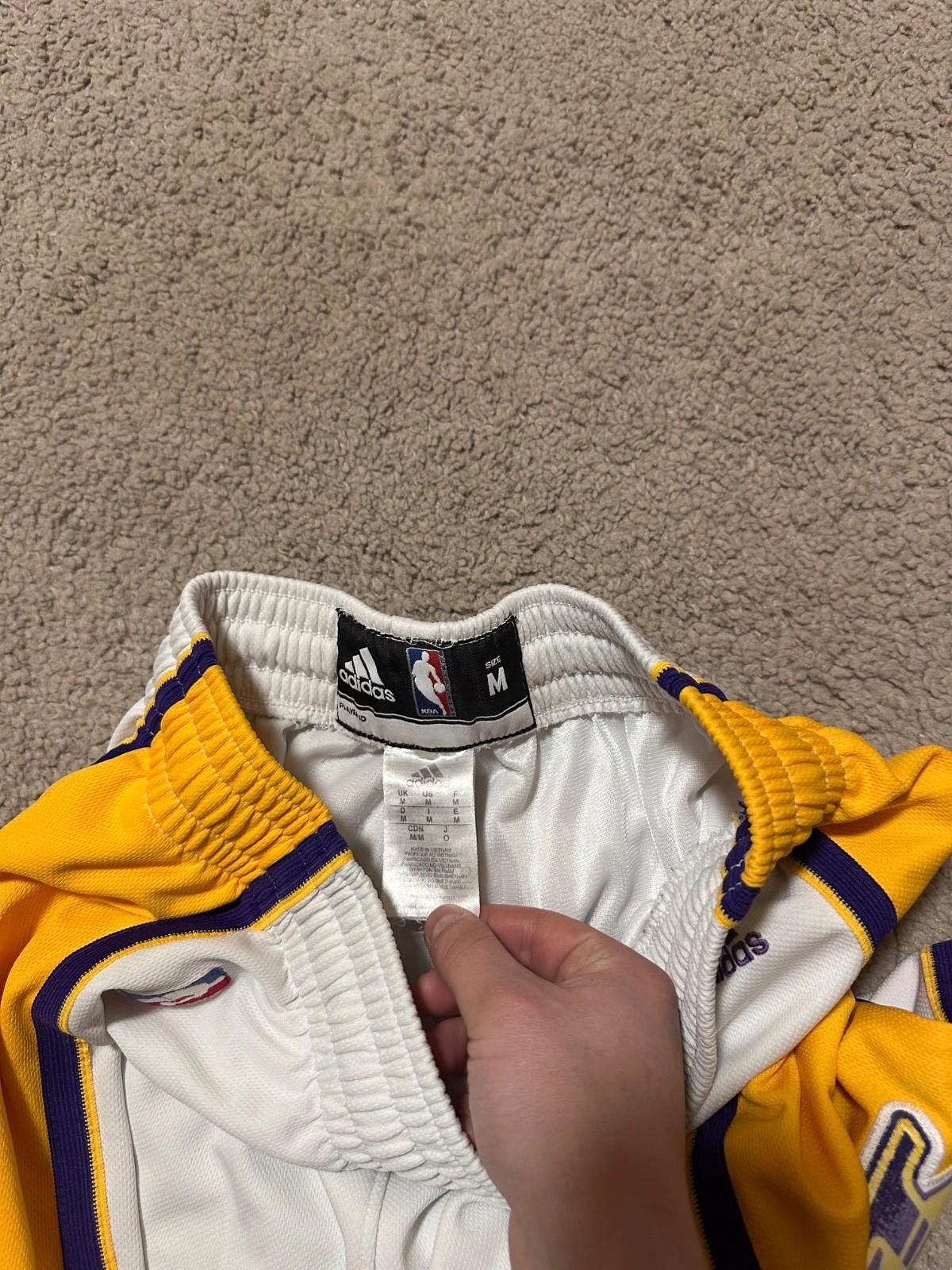 Adidas Adidas NBA x ‘Los Angeles Lakers’ Swingman Basketball Shorts Size US 32 / EU 48 - 4 Thumbnail