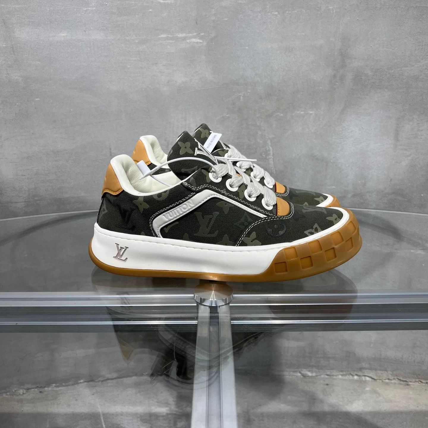 Louis Vuitton LV Tilted Monogram Skate Shoes Green Size US 7.5 / EU 40-41 - 4 Thumbnail