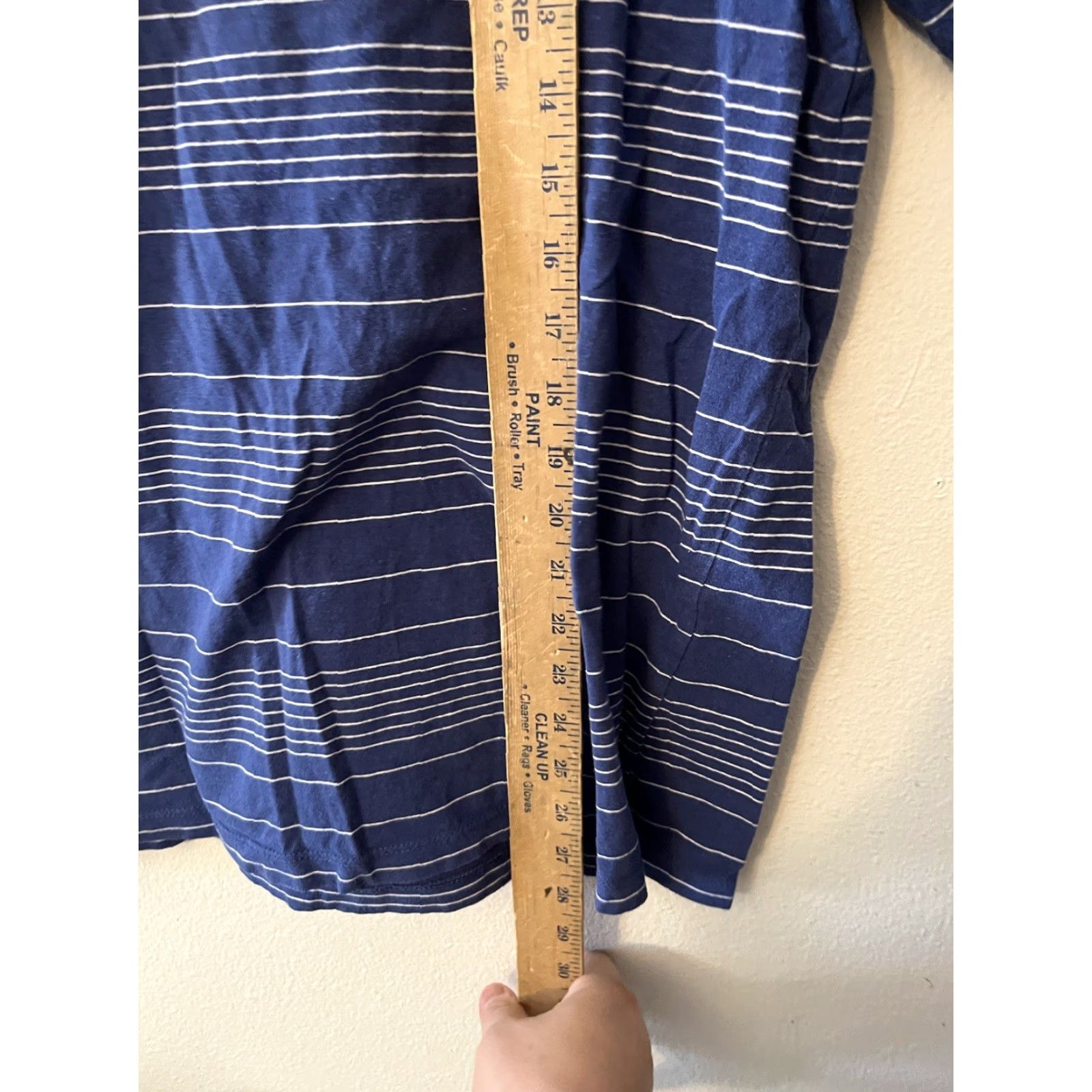 Old Navy Old Navy T-Shirt Men L Blue Striped V-Neck Short Sleeve Shirt Size US L / EU 52-54 / 3 - 4 Thumbnail