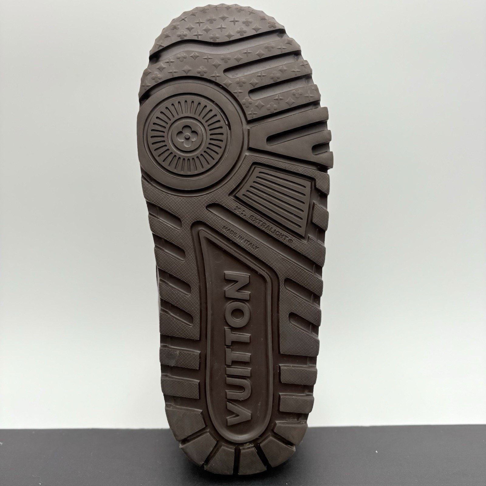 Louis Vuitton (9-9.5 US) Louis Vuitton Monogram Maxi ' Ebene ' | WORN 1-3x Size US 9.5 / EU 42-43 - 13 Thumbnail