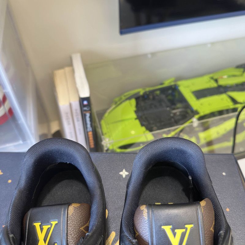 Louis Vuitton Louis Vuitton Trainer Casual Sneakers in Lakers Colorway 00 Size US 9.5 / IT 39.5 - 8 Thumbnail