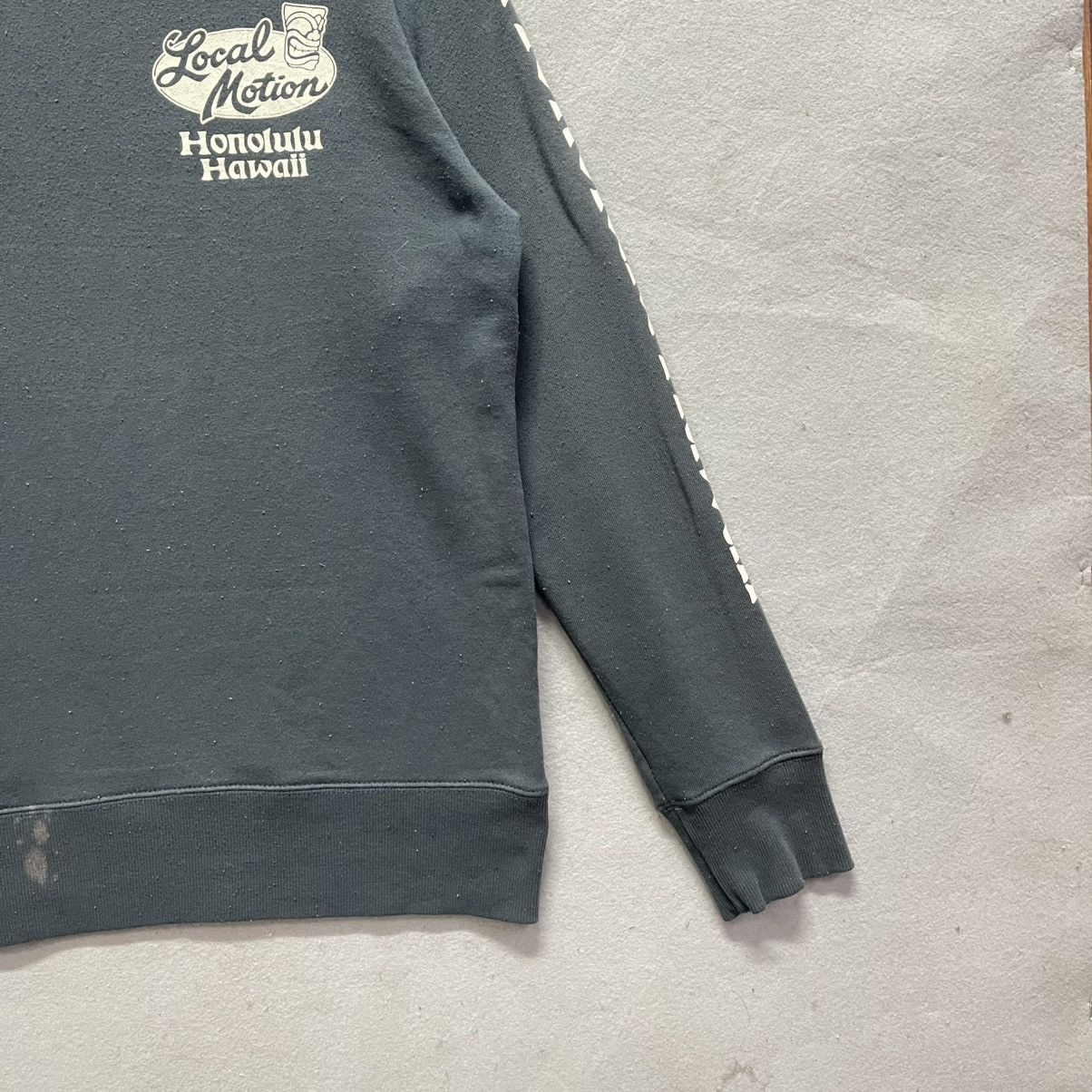 Vintage Vintage Local Motion Hawaii Crewneck Sweatshirt Size US L / EU 52-54 / 3 - 6 Thumbnail