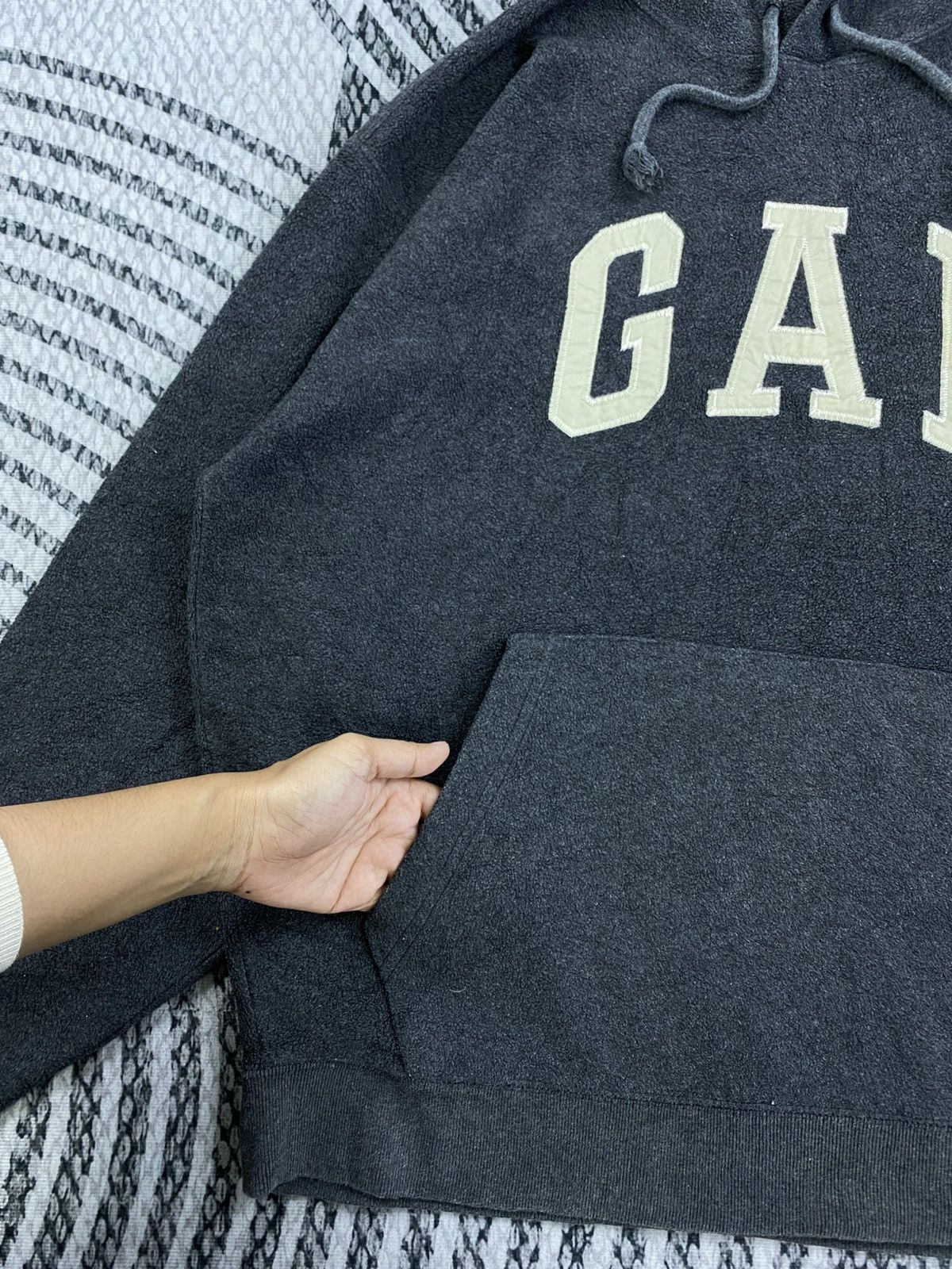 Gap Vintage Gap Big Spellout Longsleeve Sweatshirt Hoodie Size US L / EU 52-54 / 3 - 5 Thumbnail