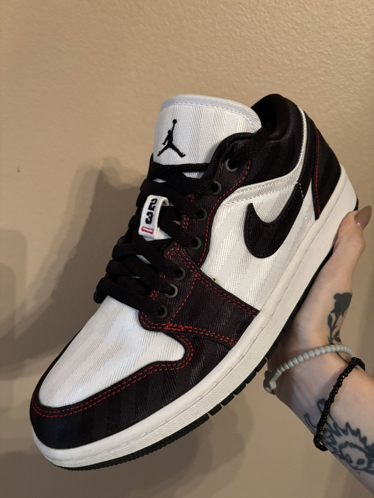 Jordan Brand Wmns Air Jordan 1 Low SE Utility ‘White Black Red' Size US 8 / IT 38 - 1 Thumbnail