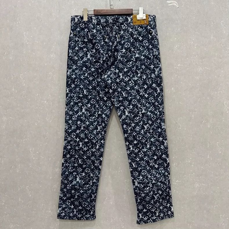 Louis Vuitton Louis Vuitton Slit jeans with full logo hem jeans Nextarrow Size US 33 - 2 Thumbnail