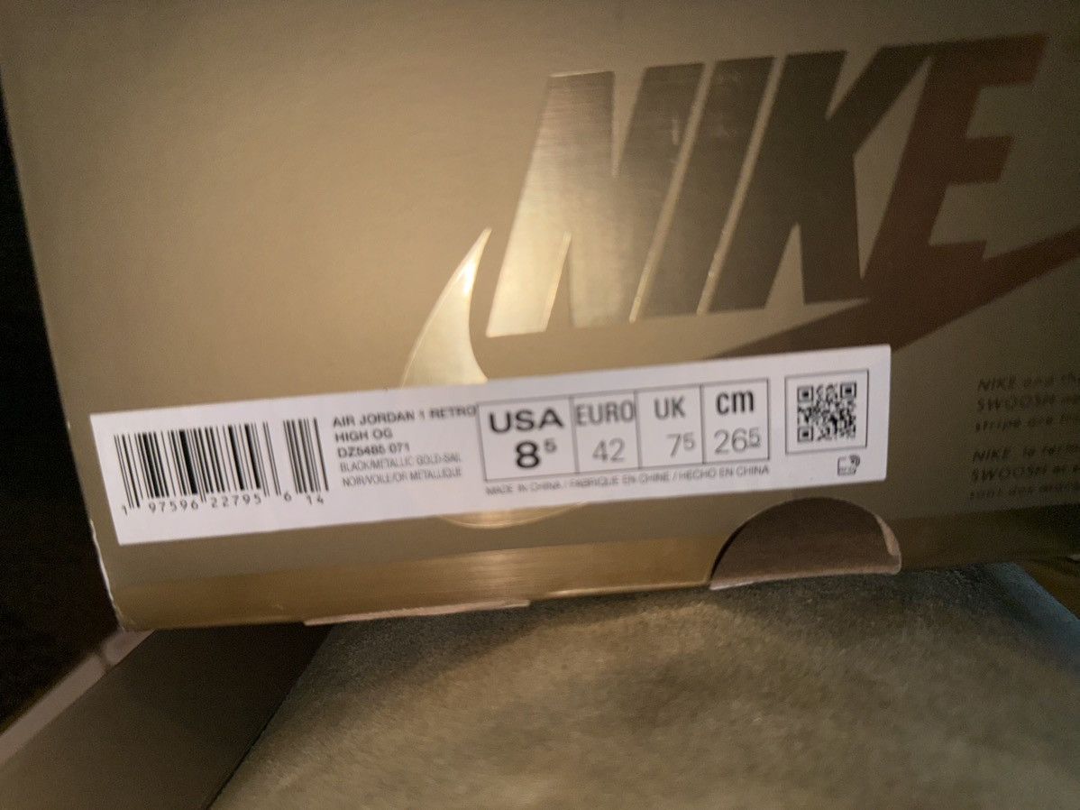 Nike Nike Air Jordan 1 Retro OG High Black/Metallic Gold Sail NEW Size US 8.5 / EU 41-42 - 6 Thumbnail