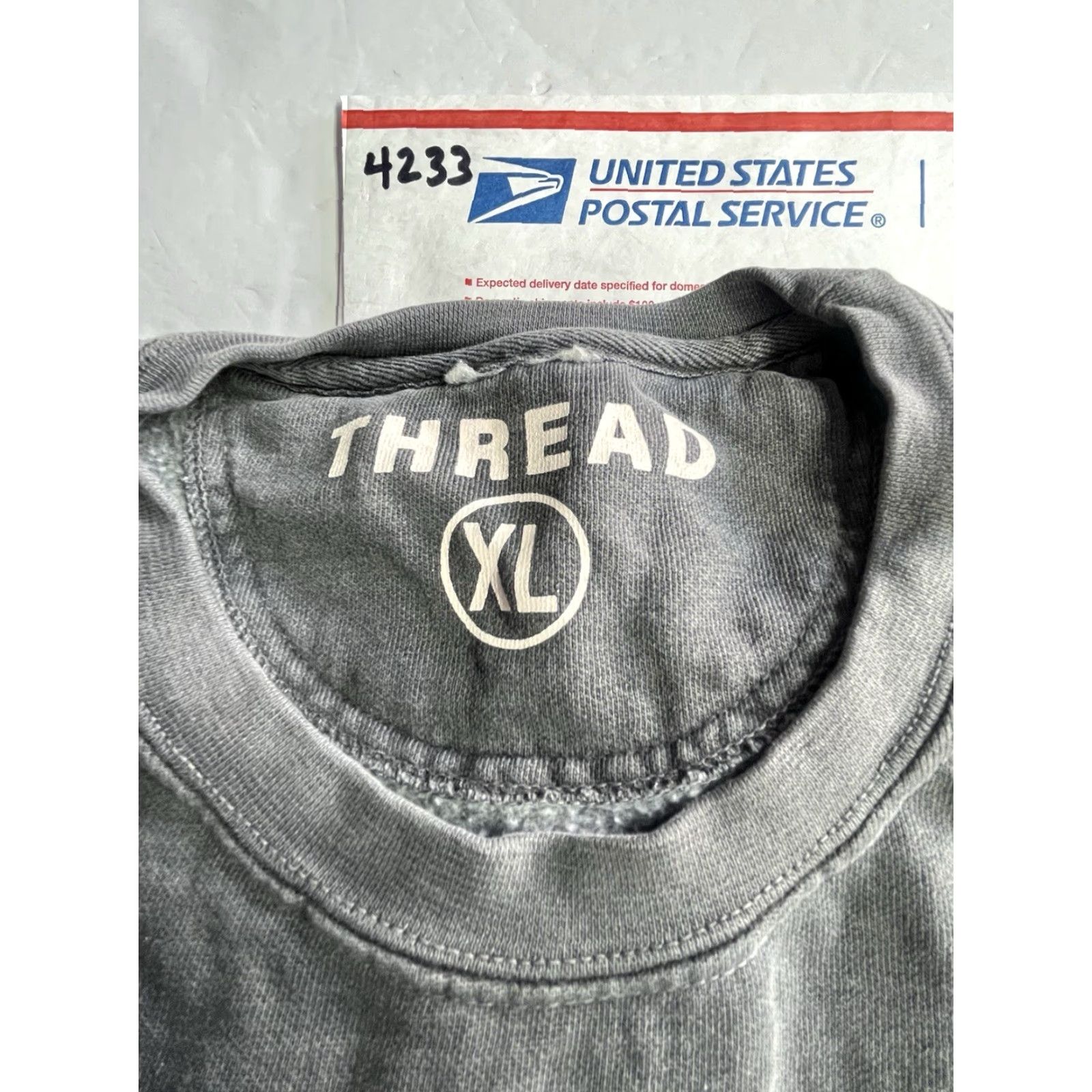 Vintage THREAD CARRY ON Sweatshirt Men XL Black Crew Neck Long Sleeve 90s Logo Pullover All Seasons Regular Size US XL / EU 56 / 4 - 8 Thumbnail