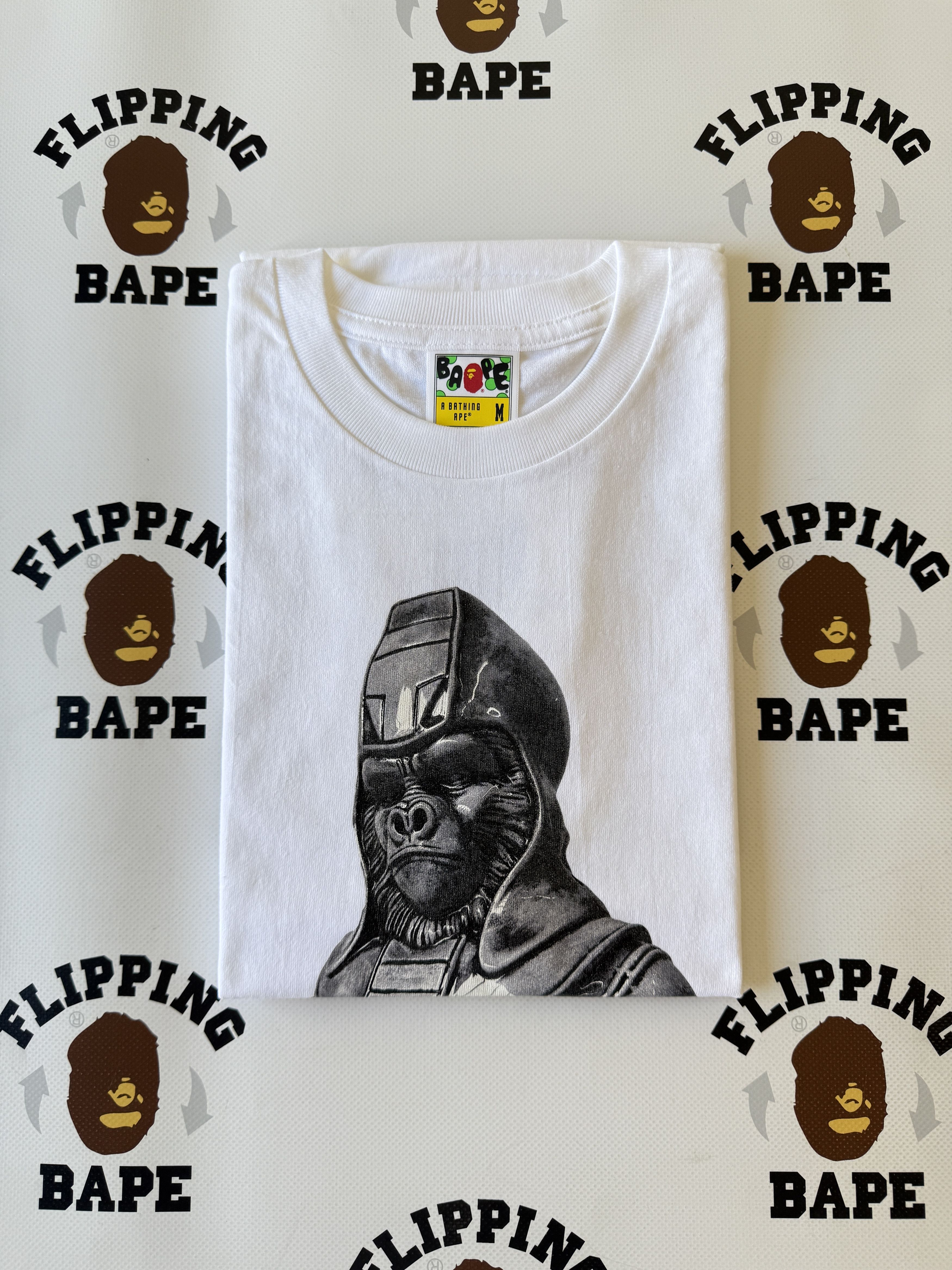 Bape × Neighborhood BAPE GALLERY X NEIGHBORHOOD TEE Size US M / EU 48-50 / 2 - 8 Thumbnail
