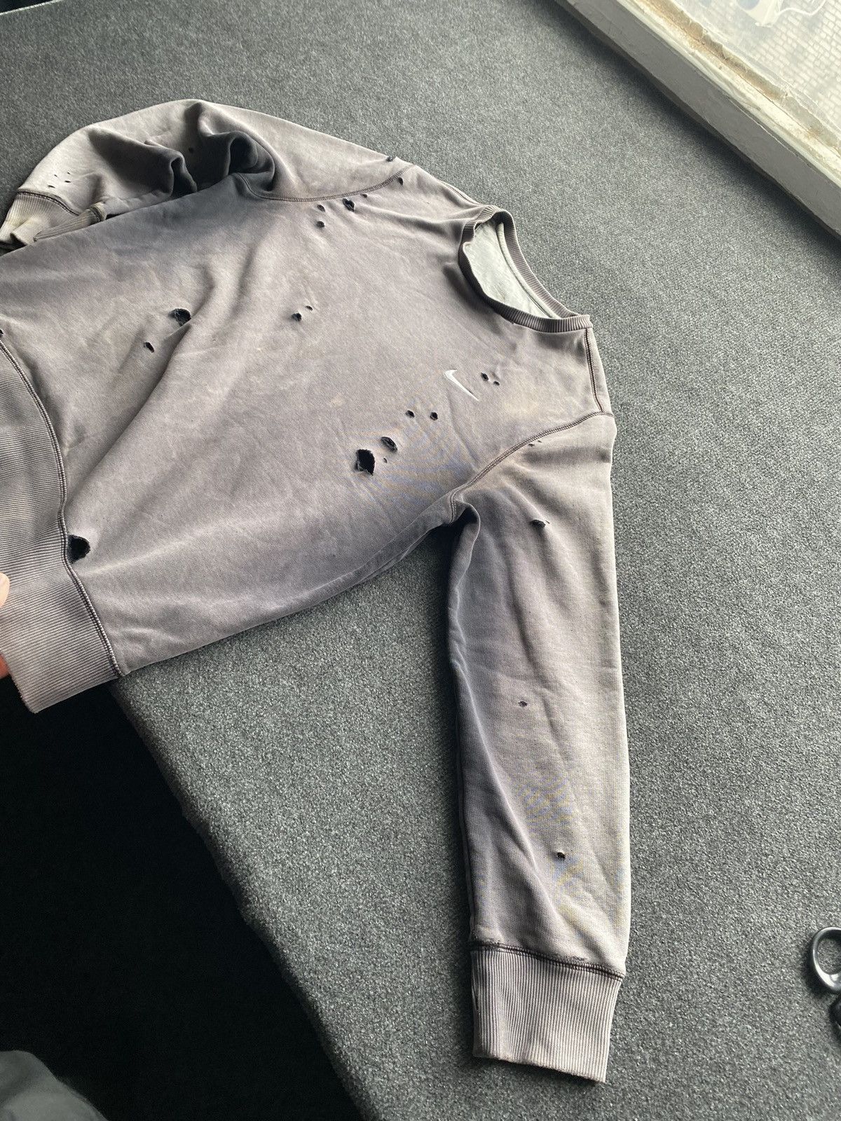Nike 🔥NIKE DISTRESSED Dirty ripped men sweatshirt rare y2k punk Size US L / EU 52-54 / 3 - 13 Thumbnail