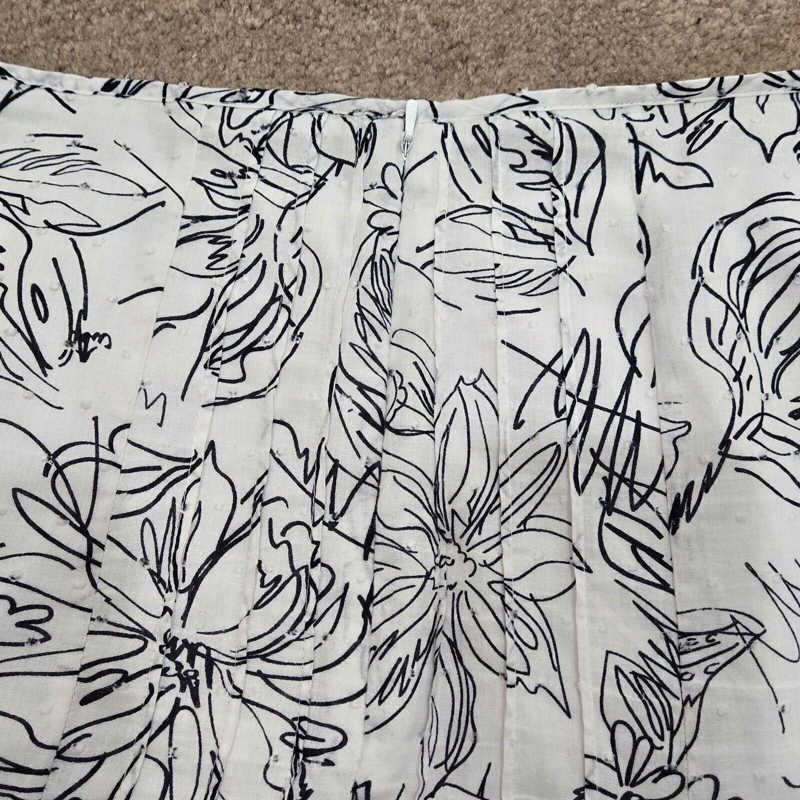 Designer CJ Banks Black & White Floral Print Flared Midi Skirt 18W Size 40" / US 18 - 6 Thumbnail