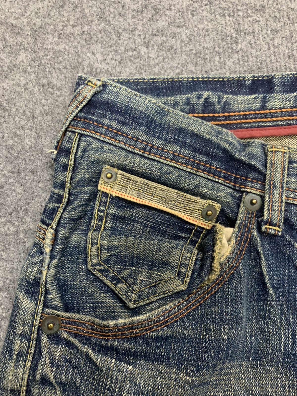Jean FLARE DISTRESSED UJ JEAN SELVEDGE Size US 30 / EU 46 - 6 Thumbnail
