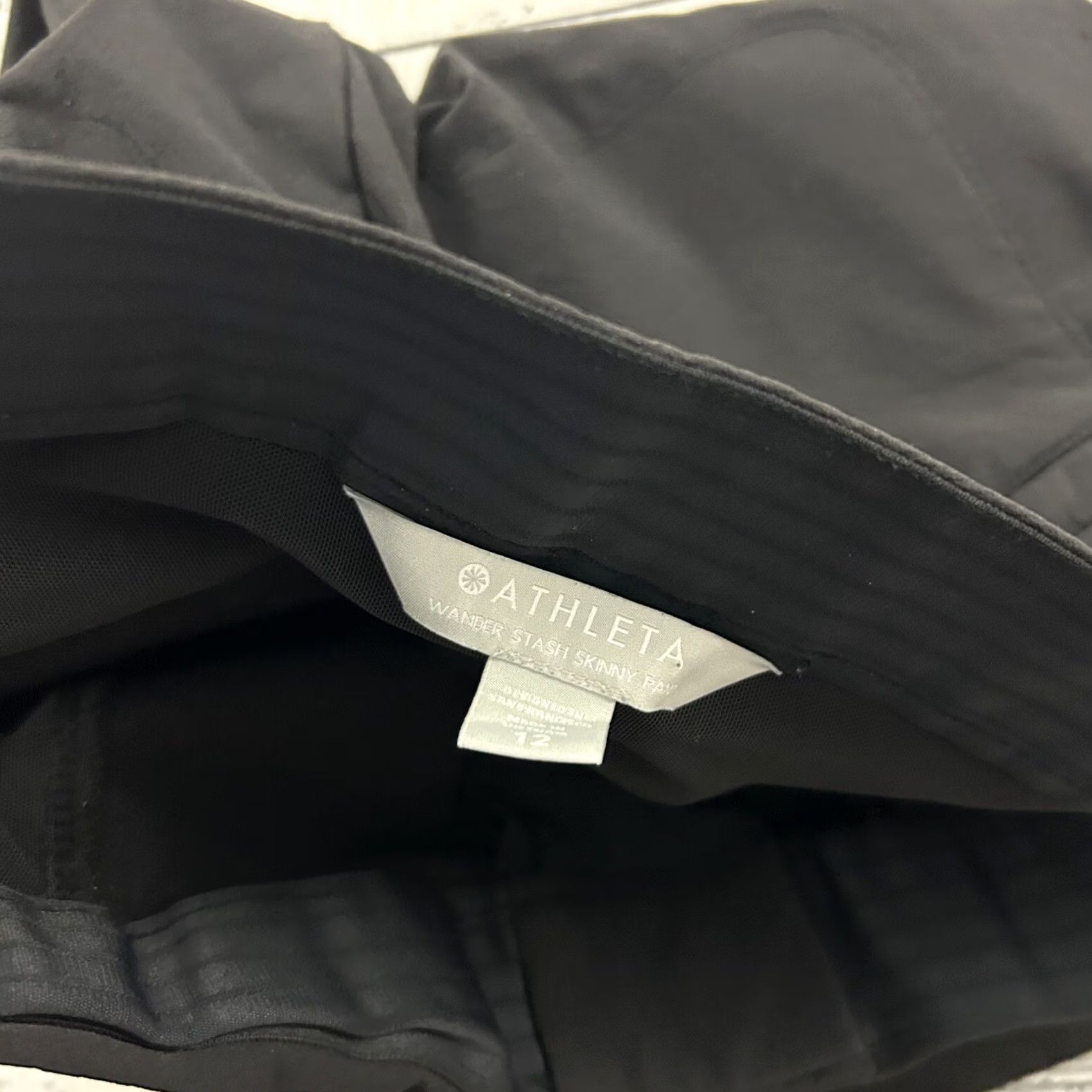 Athleta Athleta Wander Stash Skinny Pant Women's 12 Black Shirt? Size 34" / US 12 / IT 48 - 2 Thumbnail