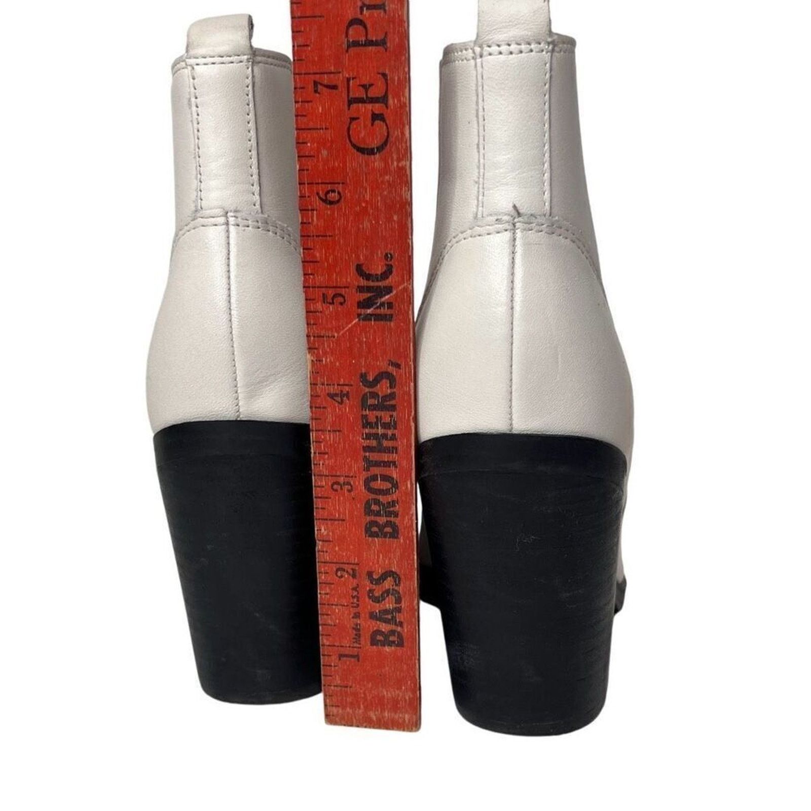 Marc Fisher Marc Fisher Carves Cream Leather Gored Pullon Bootie Boot 6M Size US 6 / IT 36 - 7 Thumbnail