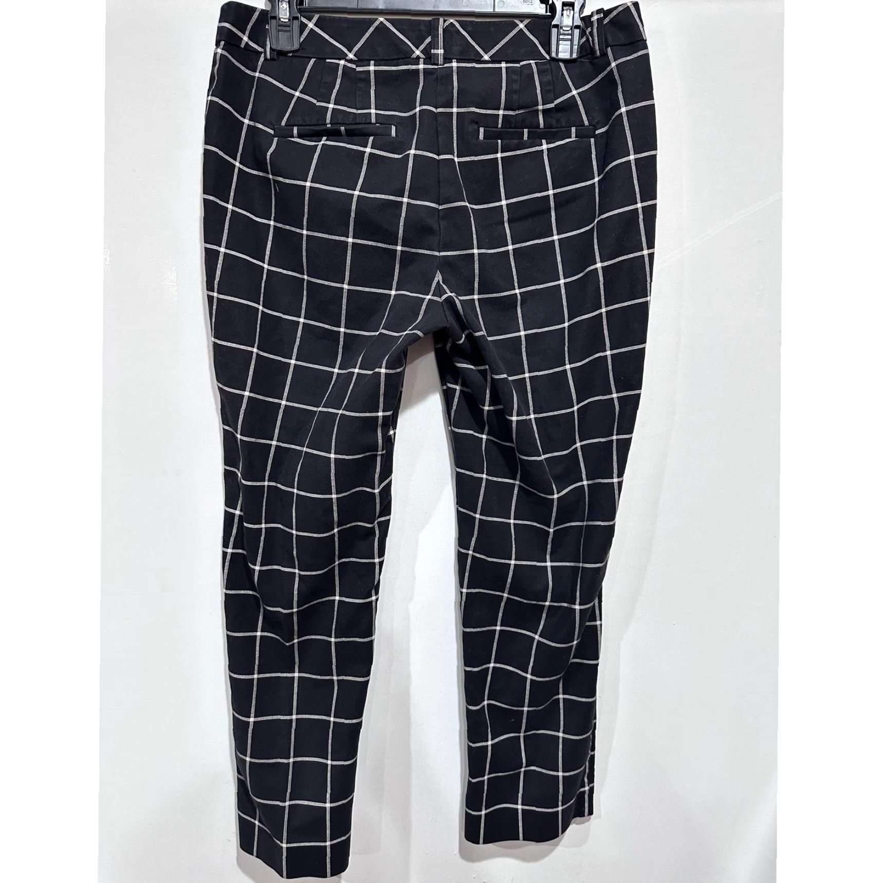 White House Black Market White House Black Market Pants Women 8 Black Cream Slim Ankle Windowpane Plaid Check Size 30" / US 8 / IT 44 - 2 Thumbnail