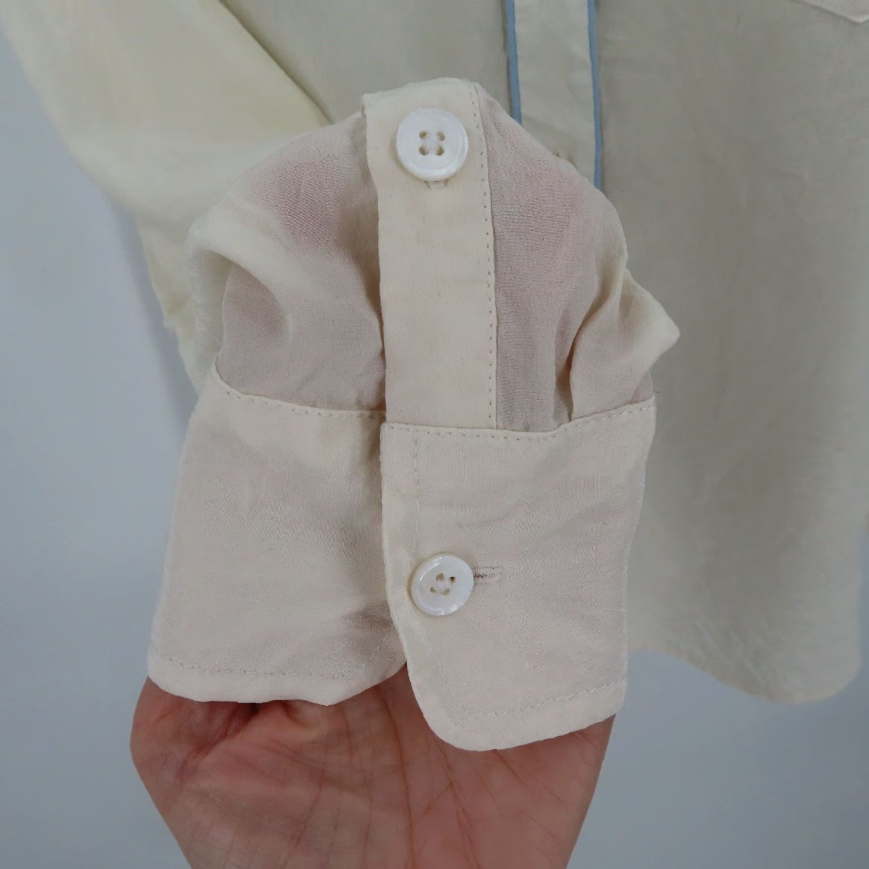 Equipment Equipment Shirt Womens Small Ivory Blue Trim Collared Button Front Silk Blouse Top Casual Size S / US 4 / IT 40 - 5 Thumbnail