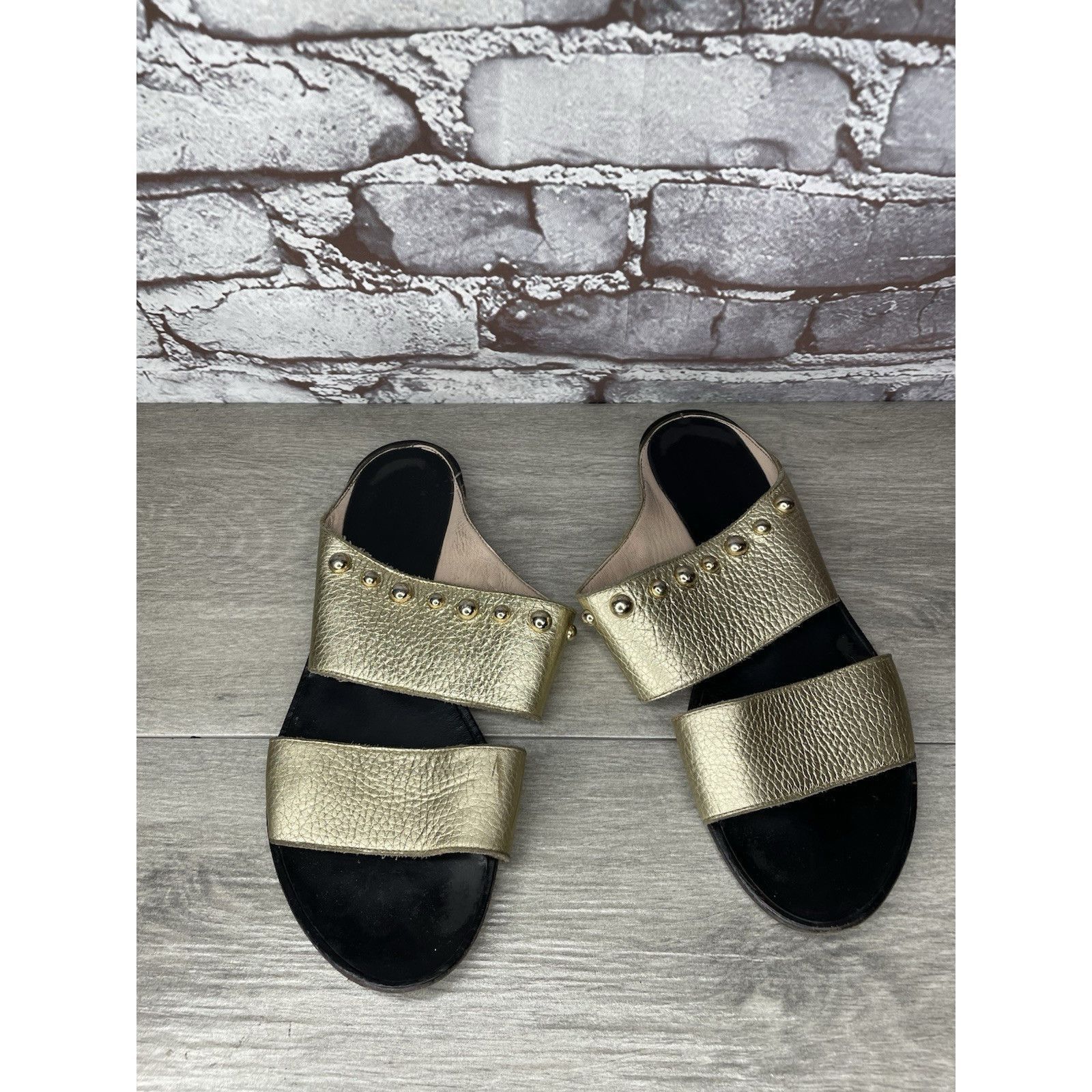 Lanvin Lanvin Gold Leather Straps Flats Slides Studded Sandals Wome Size US 8.5 / IT 38.5 - 15 Thumbnail