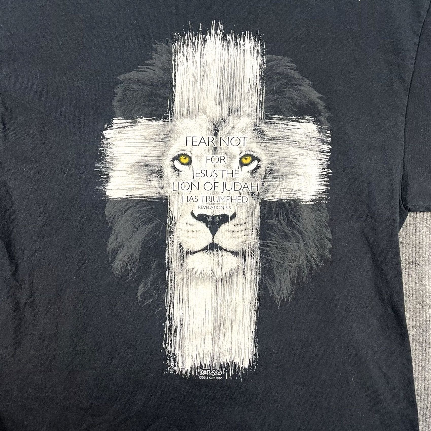 Vintage VINTAGE Kerusso Lion Cross Christian T Shirt Mens M Black 90s Shirt Mens 90s Lions Cross Christian Shirt Size US M / EU 48-50 / 2 - 2 Thumbnail