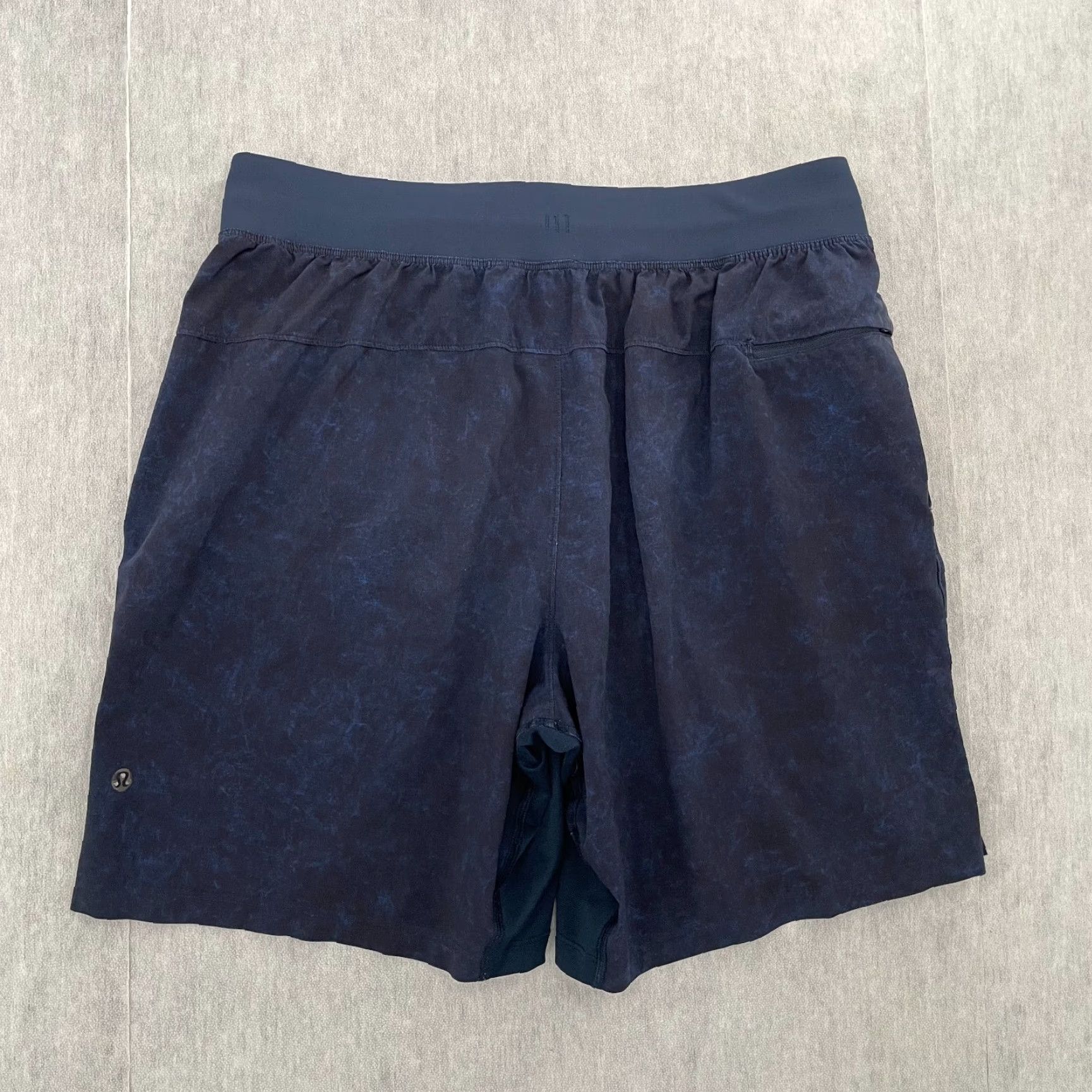 Lululemon VINTAGE? No — Lululemon THE Unlined Drawstring Men’s Shorts M Blue Athletic Gym Logo 7.5in Inseam Pockets Activewear Running & Training Mens M Size US 31 - 2 Thumbnail